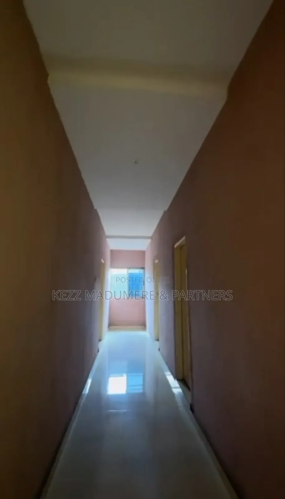 For Sale : 18 Rooms Hotel , Off Egbelu Ryd, Ada George, Ph in Port-Harcourt