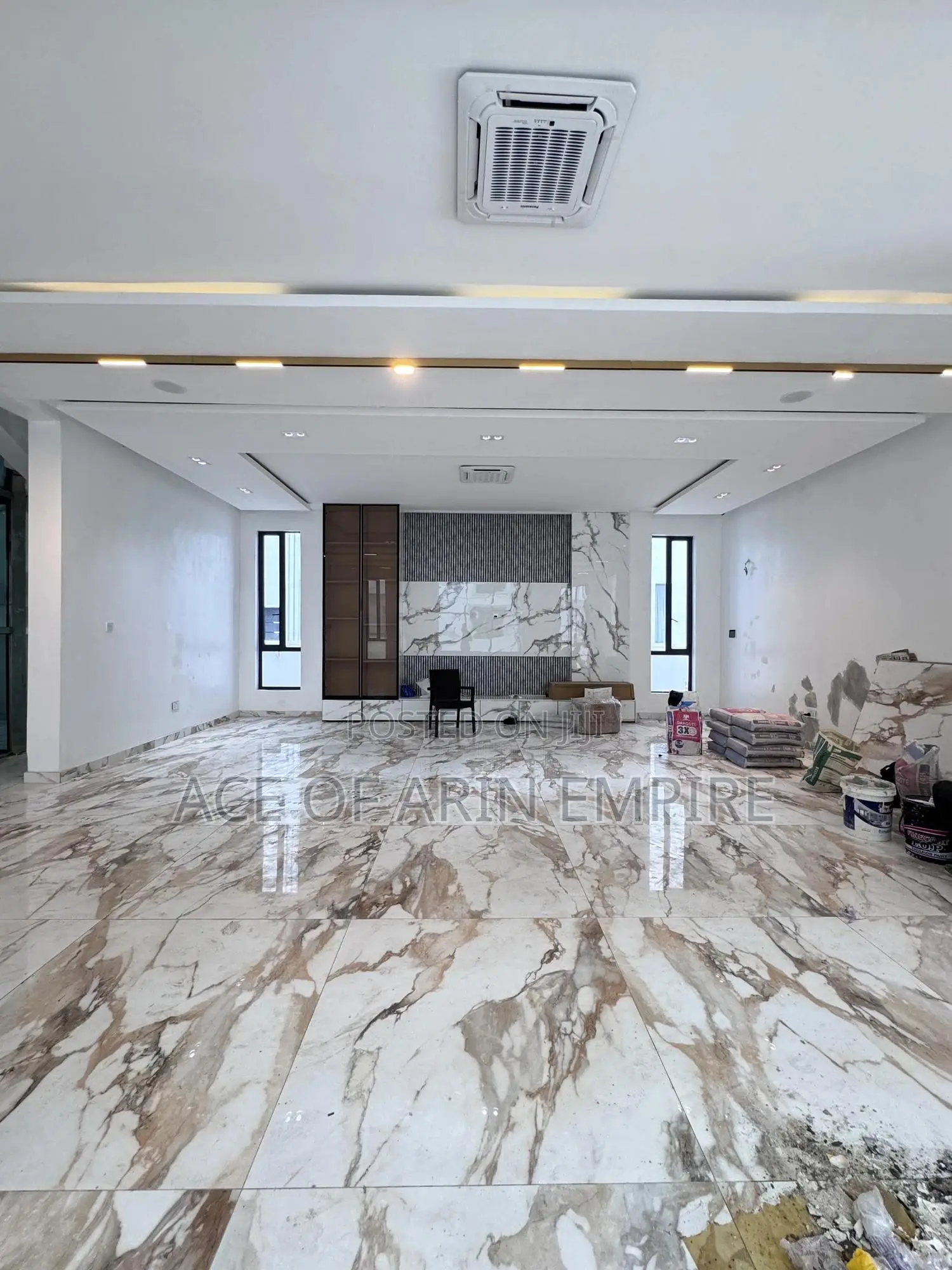 5bdrm Duplex in Pinnock Estate, Osapa london for sale in Osapa london