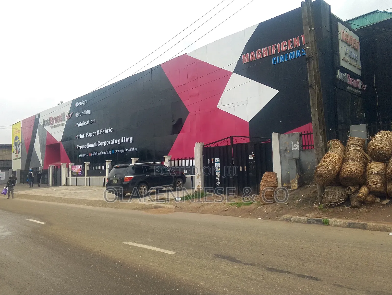 Massive Multiple Building on About 3,900 SQM Land Facing the Road. in Ikorodu Road / Shomolu