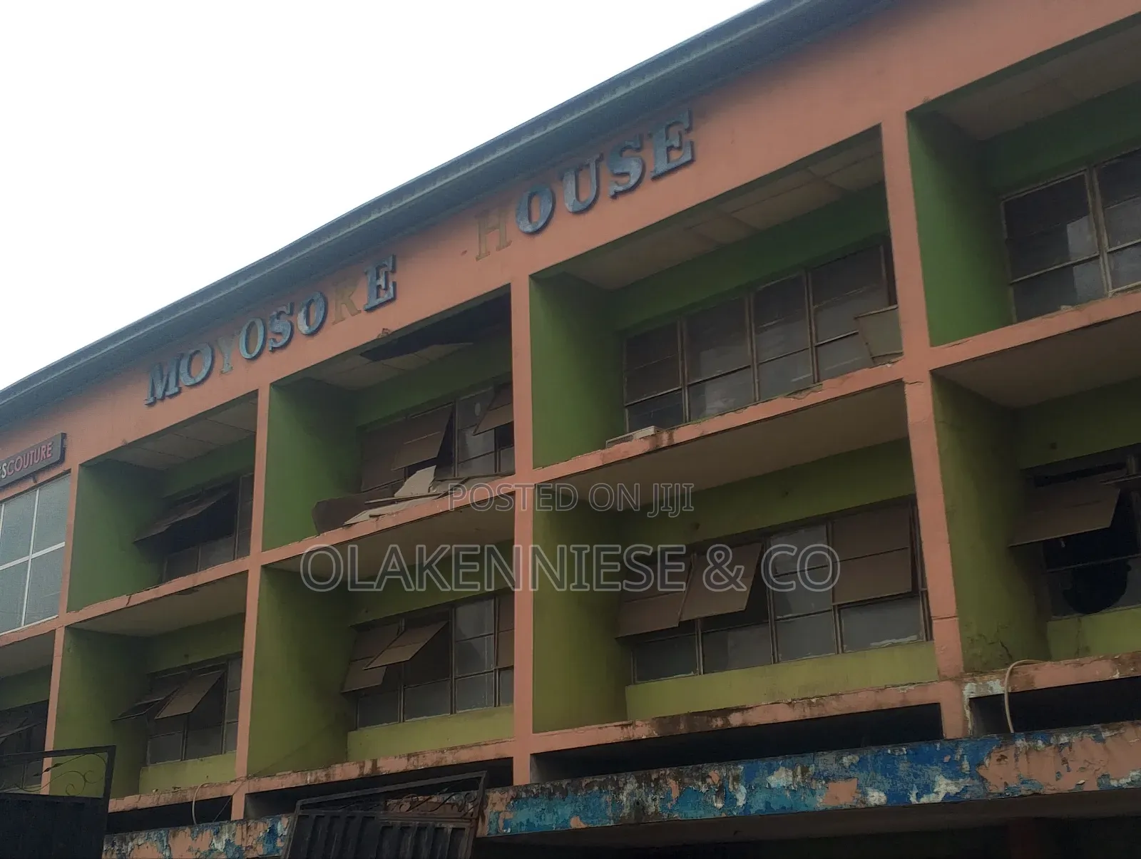 Massive Multiple Building on About 3,900 SQM Land Facing the Road. in Ikorodu Road / Shomolu