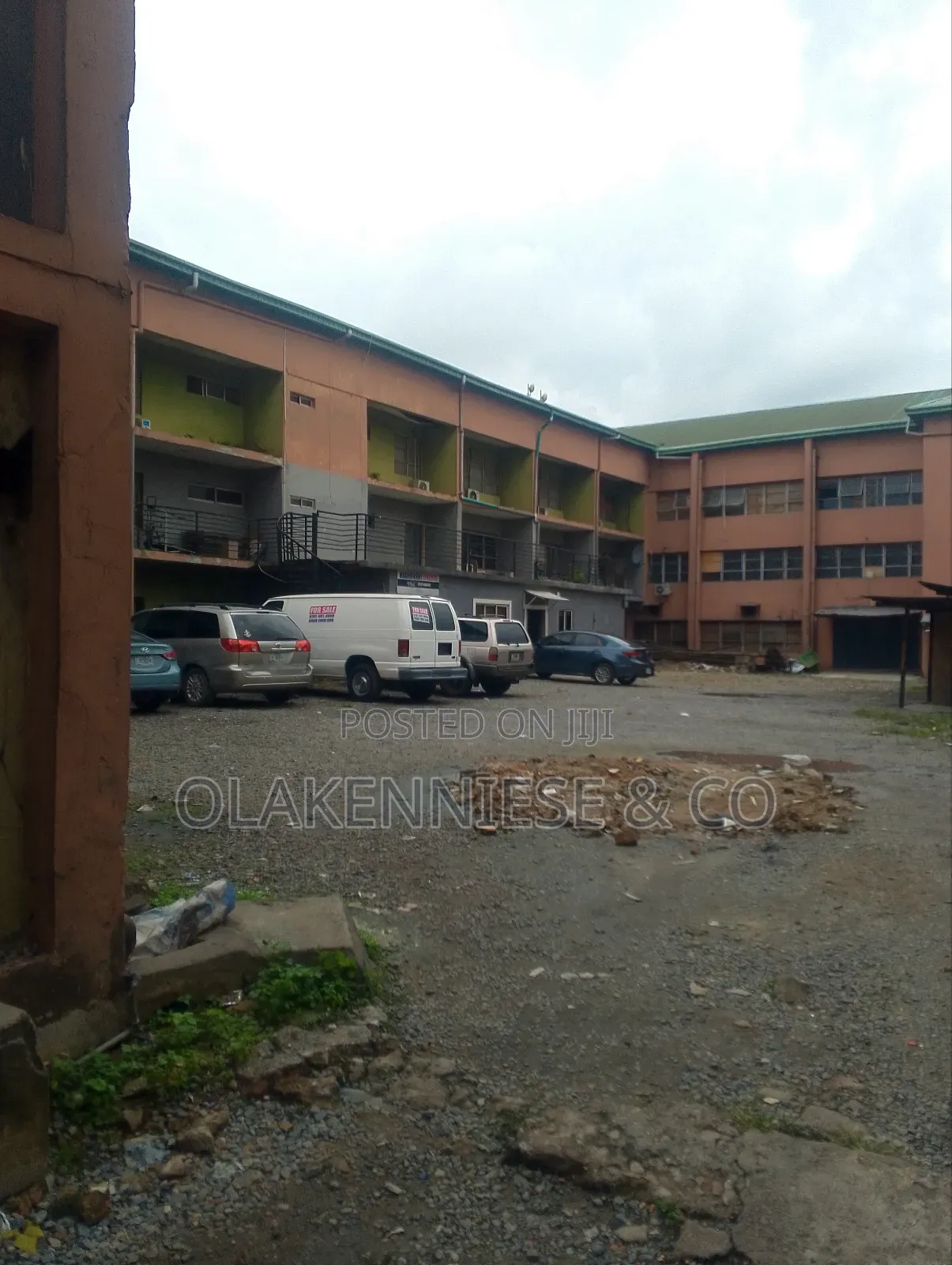 Massive Multiple Building on About 3,900 SQM Land Facing the Road. in Ikorodu Road / Shomolu