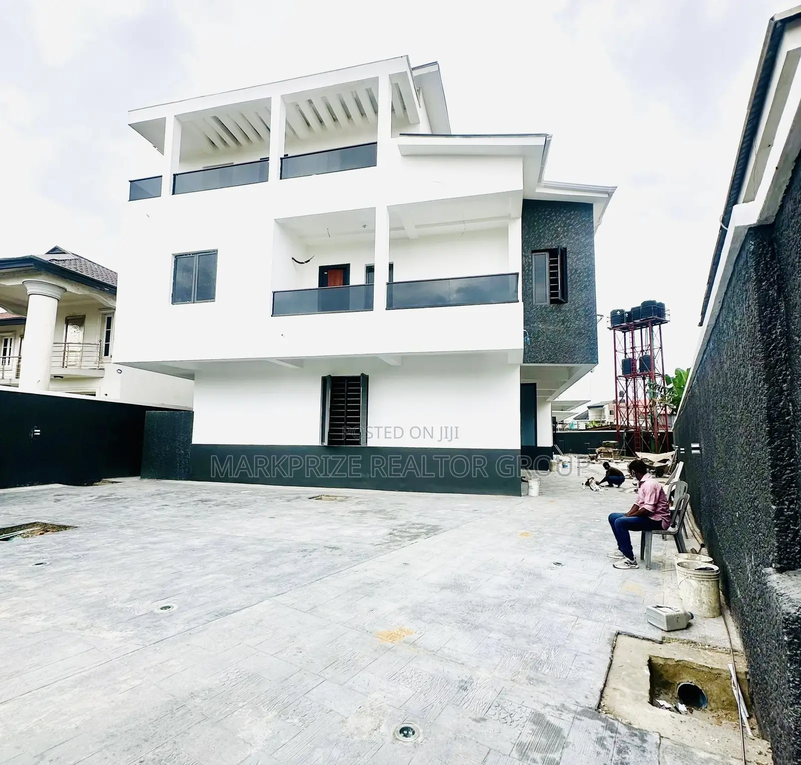 4bdrm Duplex in Surulere Lagos for sale in Surulere