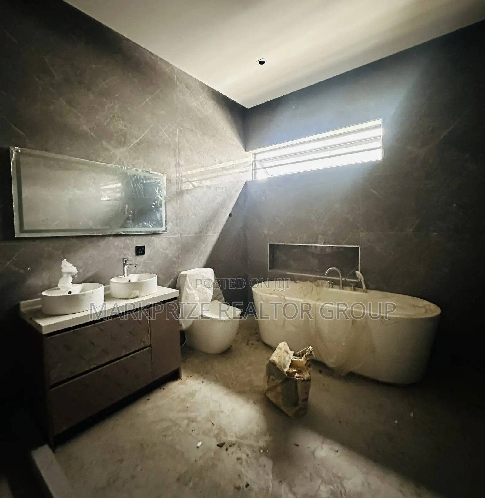 5bdrm Duplex in Adeniyi Jones Ikeja for sale in Adeniyi Jones