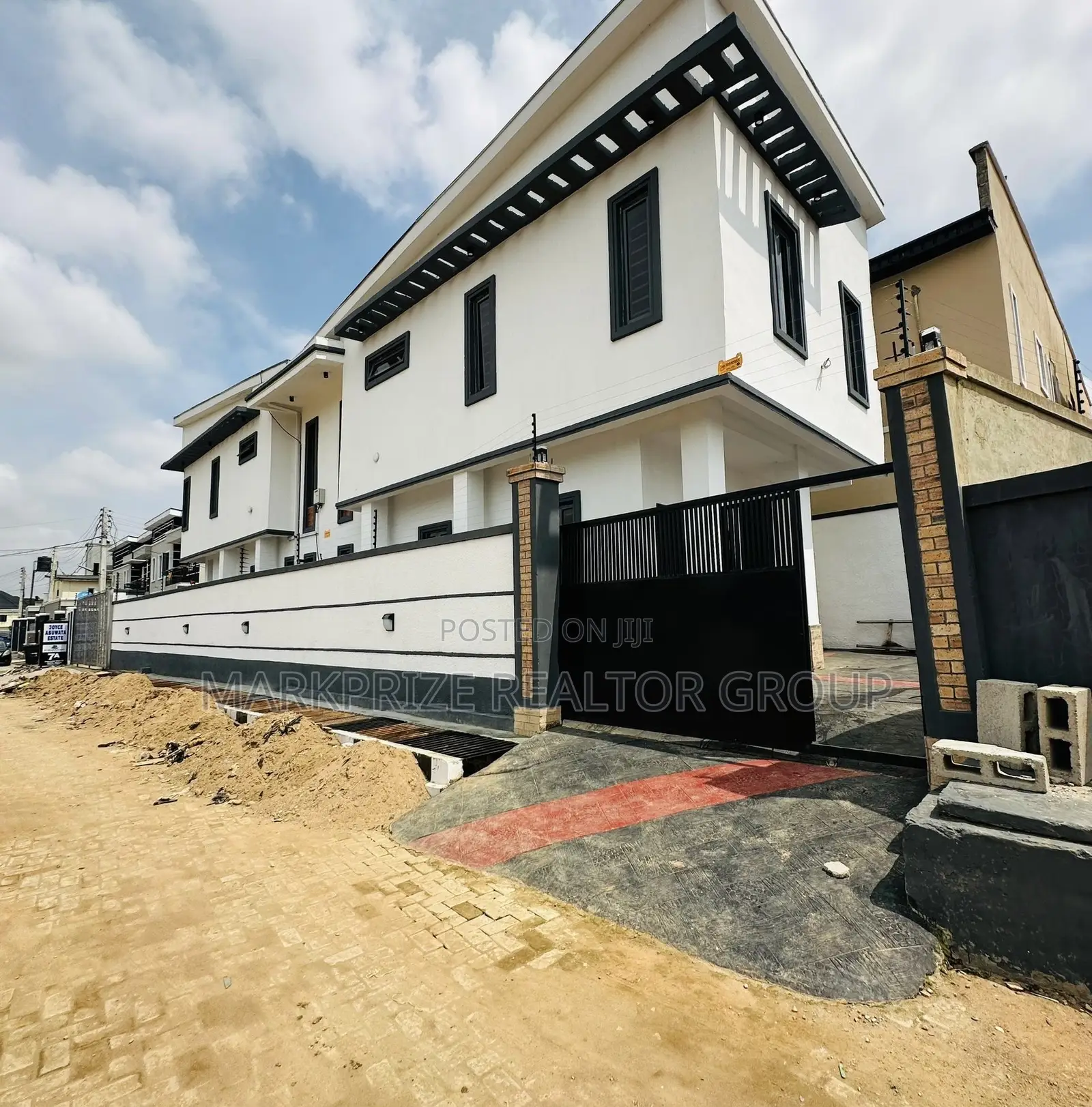 3bdrm Duplex in Omole Phase 2 for sale in Omole Phase 2