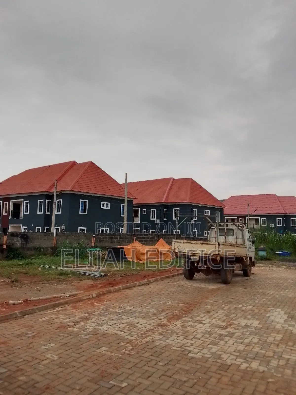 Furnished 3bdrm Block of Flats in Wiltop Omitoro, Ijede / Ikorodu in Ijede / Ikorodu