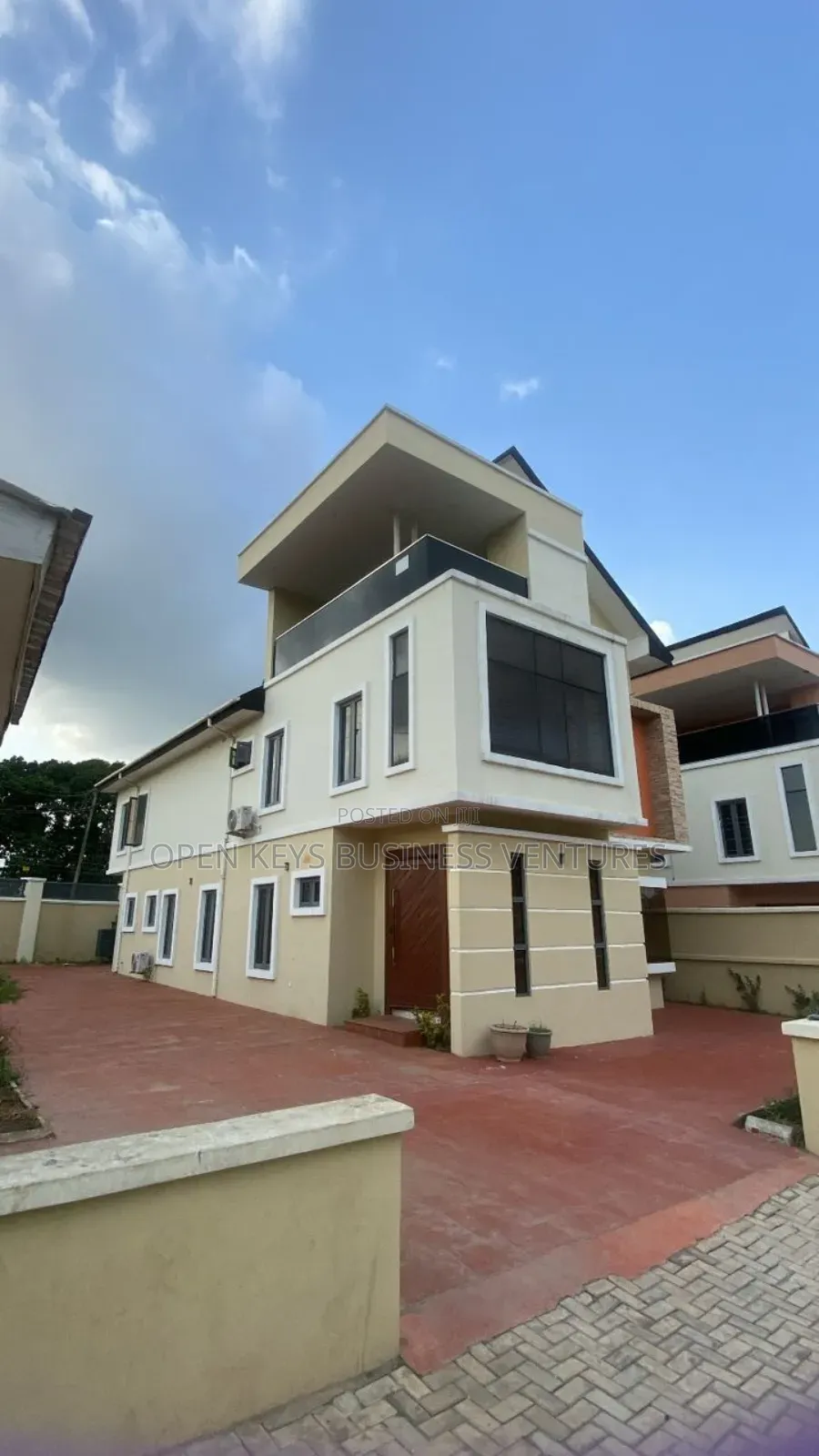 Furnished 5bdrm Duplex in Onireke Gra, Jericho for sale in Jericho