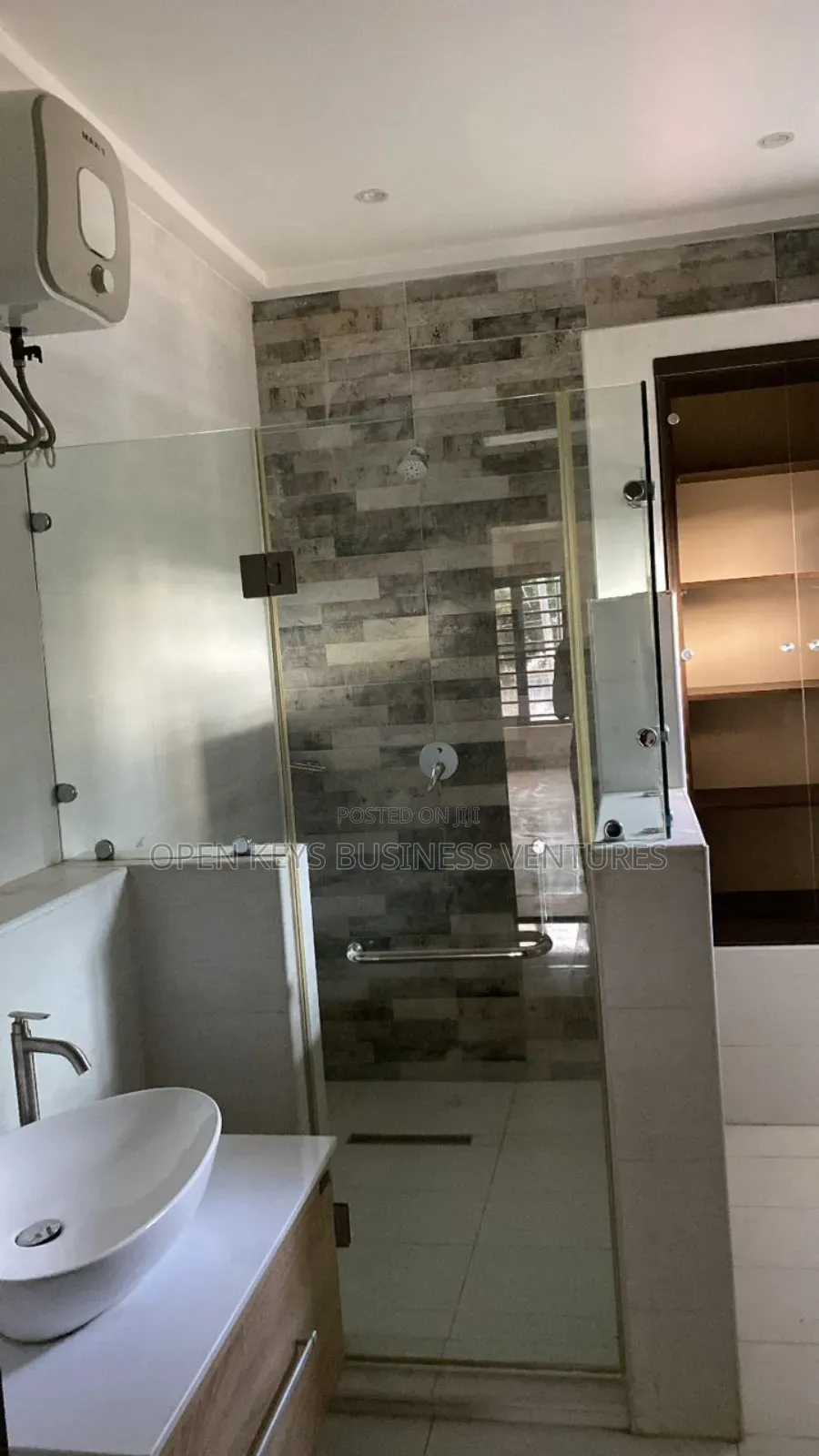 Furnished 5bdrm Duplex in Onireke Gra, Jericho for sale in Jericho