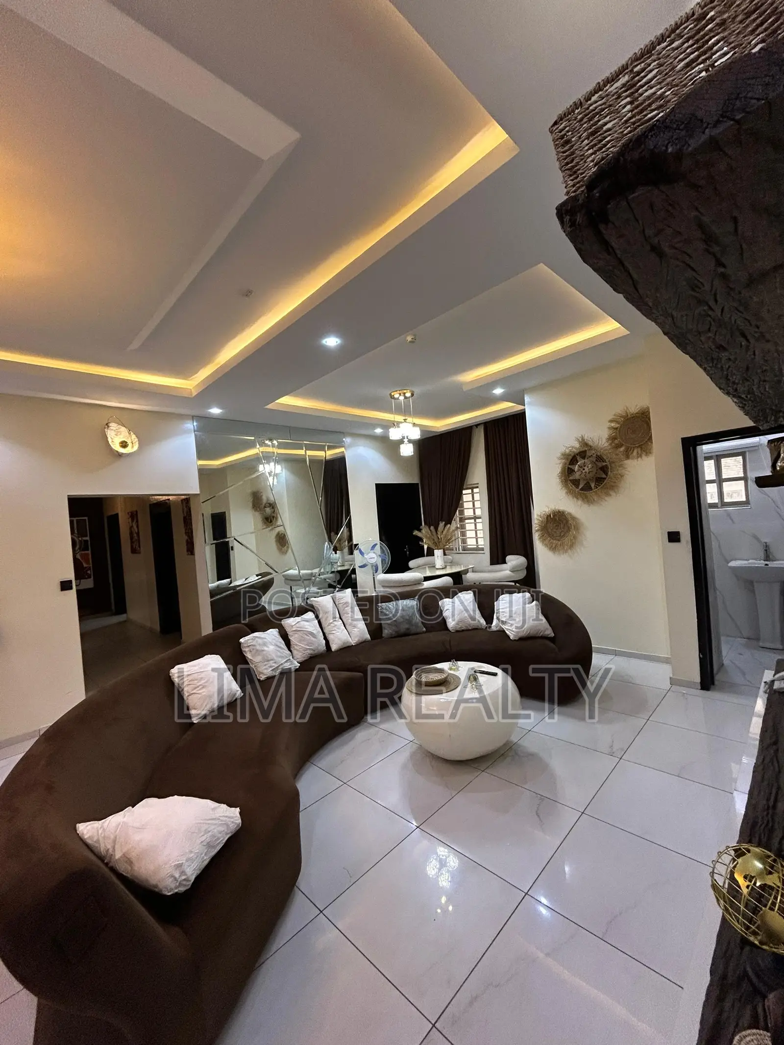 Luxury 3 Bed Vi in Ademola Adetokunbo