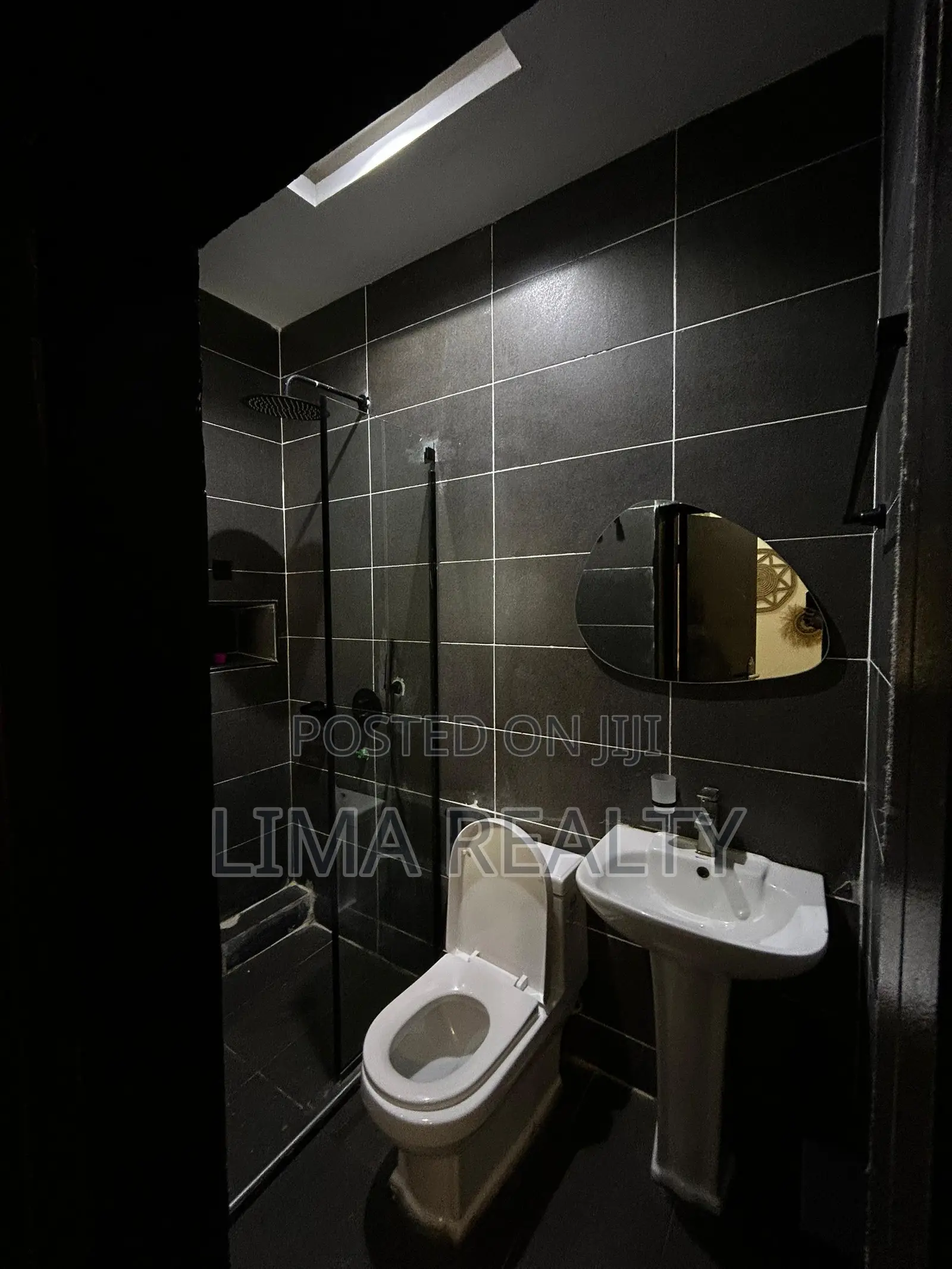 Luxury 3 Bed Vi in Ademola Adetokunbo