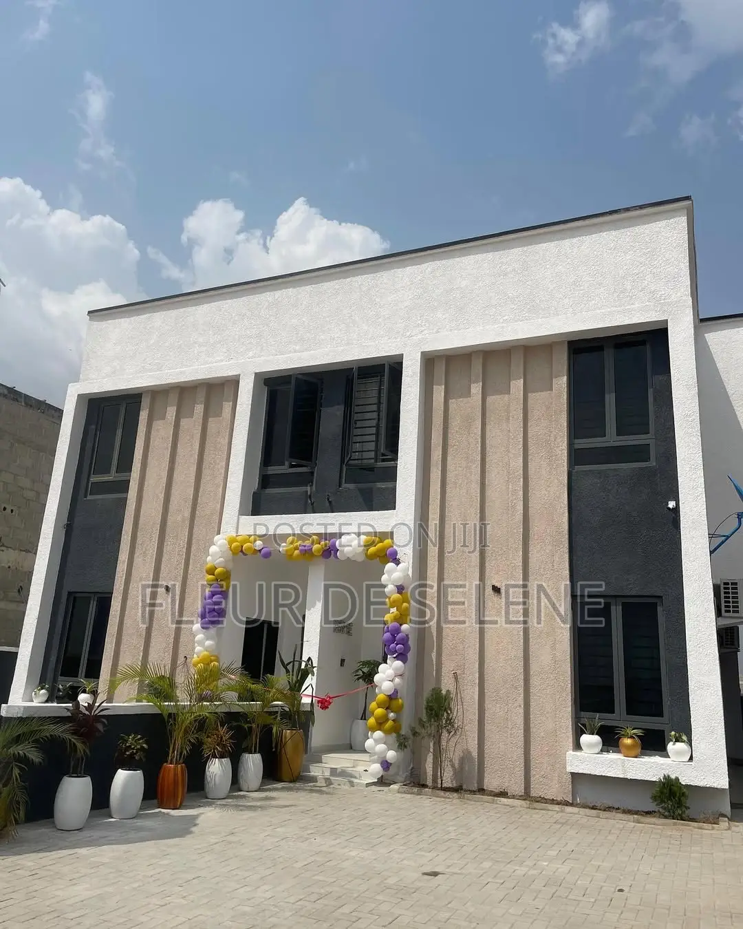 3bdrm Duplex in Lekki Expressway for sale in Lekki Expressway