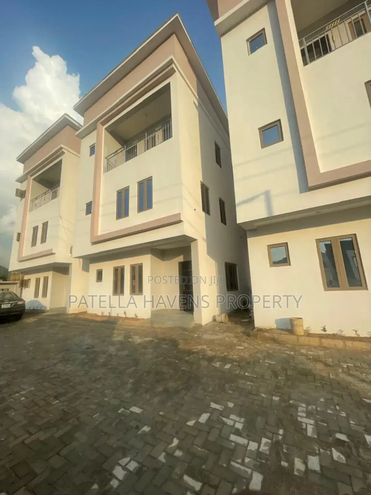 5bdrm Duplex in Katampe (Main) for sale in Katampe (Main)