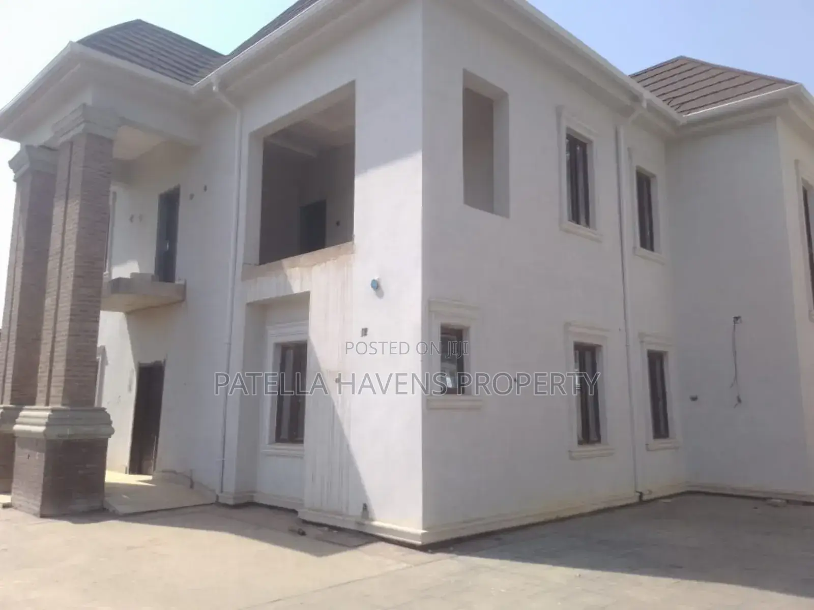 4bdrm Duplex in Lugbe District for sale in Lugbe District