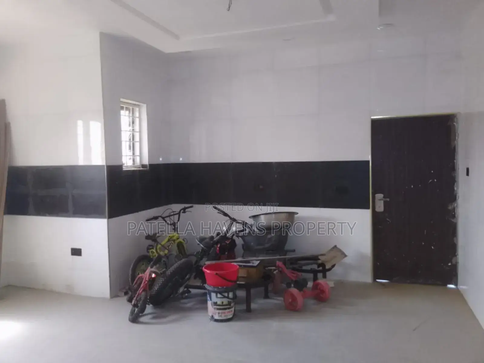 4bdrm Duplex in Lugbe District for sale in Lugbe District