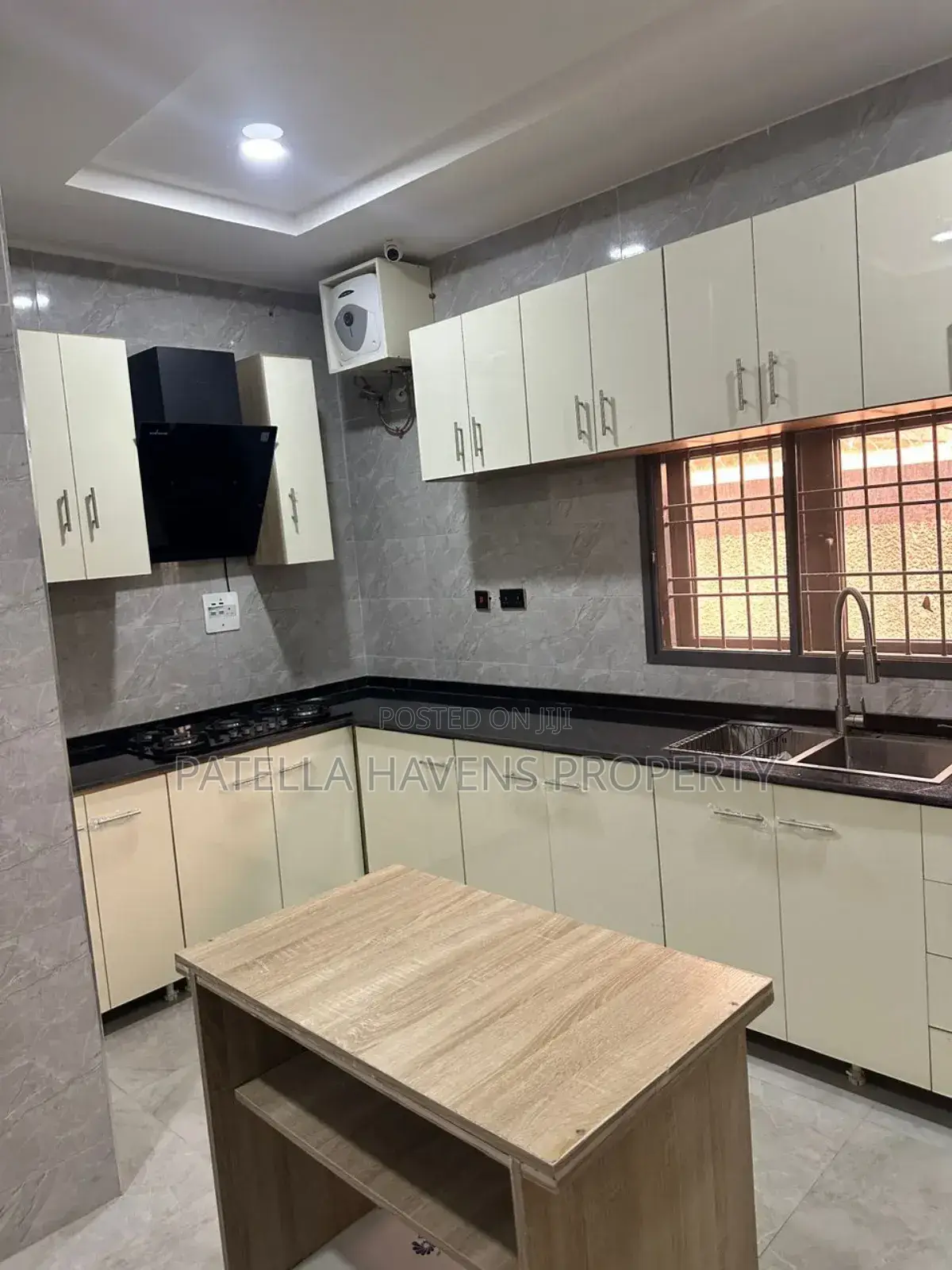 Furnished 5bdrm Duplex in Lugbe District for sale in Lugbe District