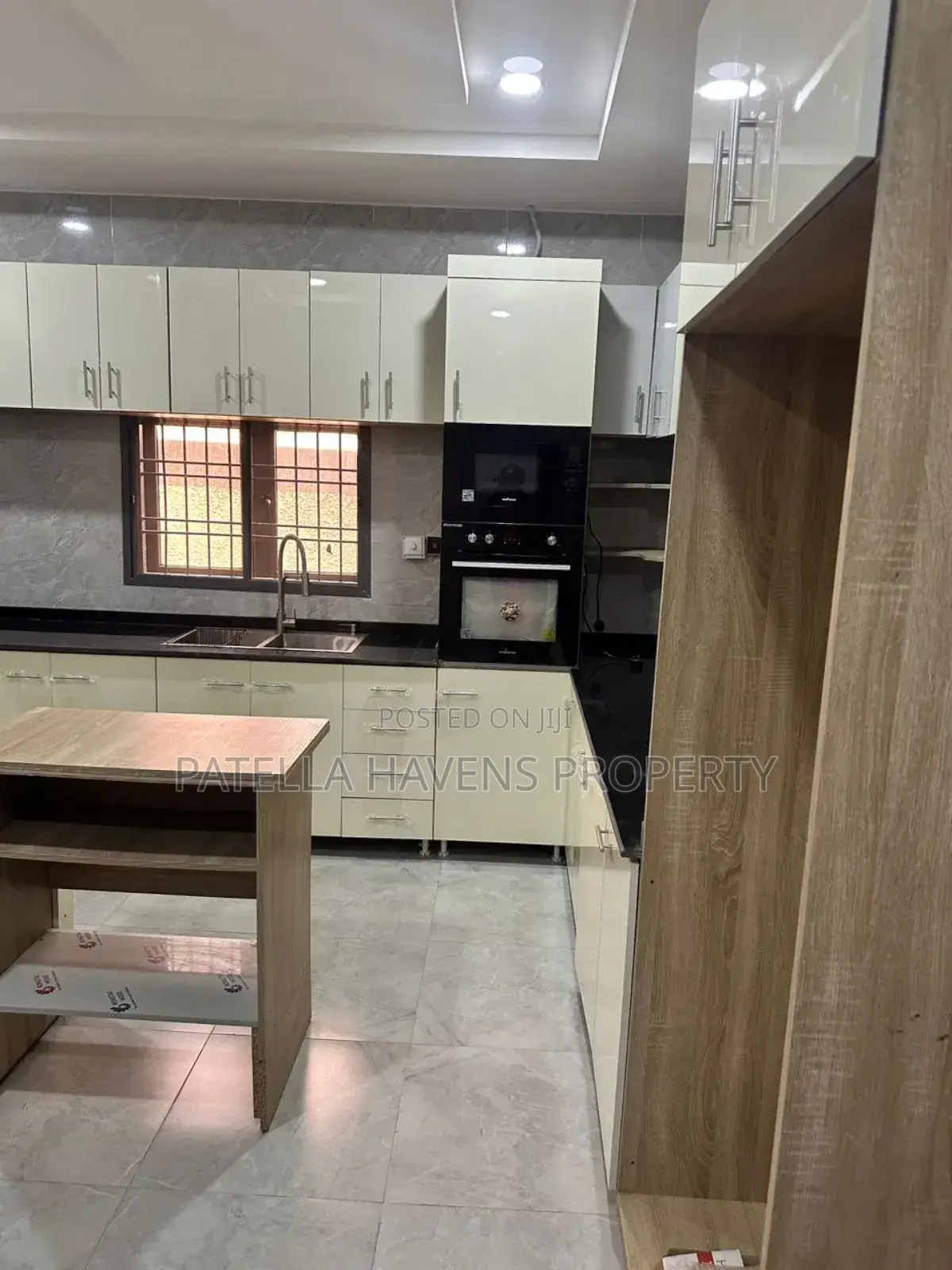 Furnished 5bdrm Duplex in Lugbe District for sale in Lugbe District