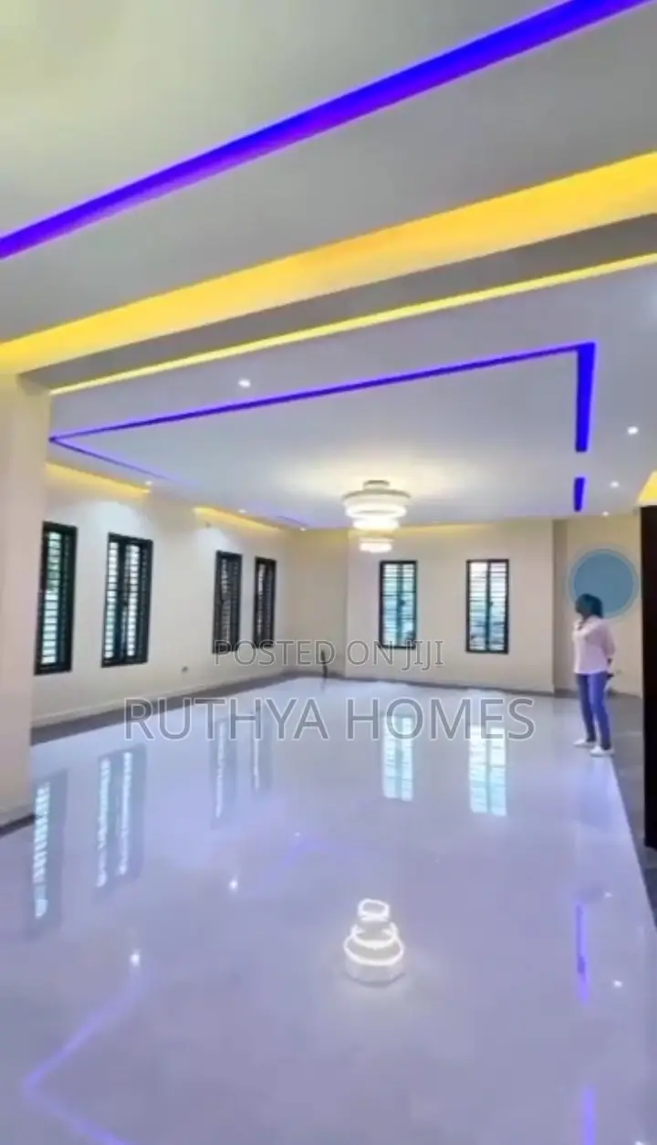 6bdrm Duplex in Guzape for sale in Guzape District