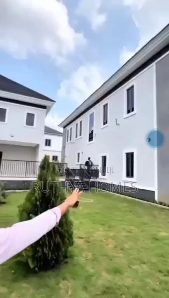 6bdrm Duplex in Guzape for sale in Guzape District