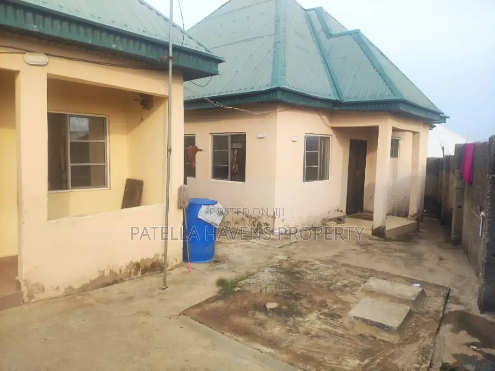5bdrm Block of Flats in Kuje for sale in Kuje