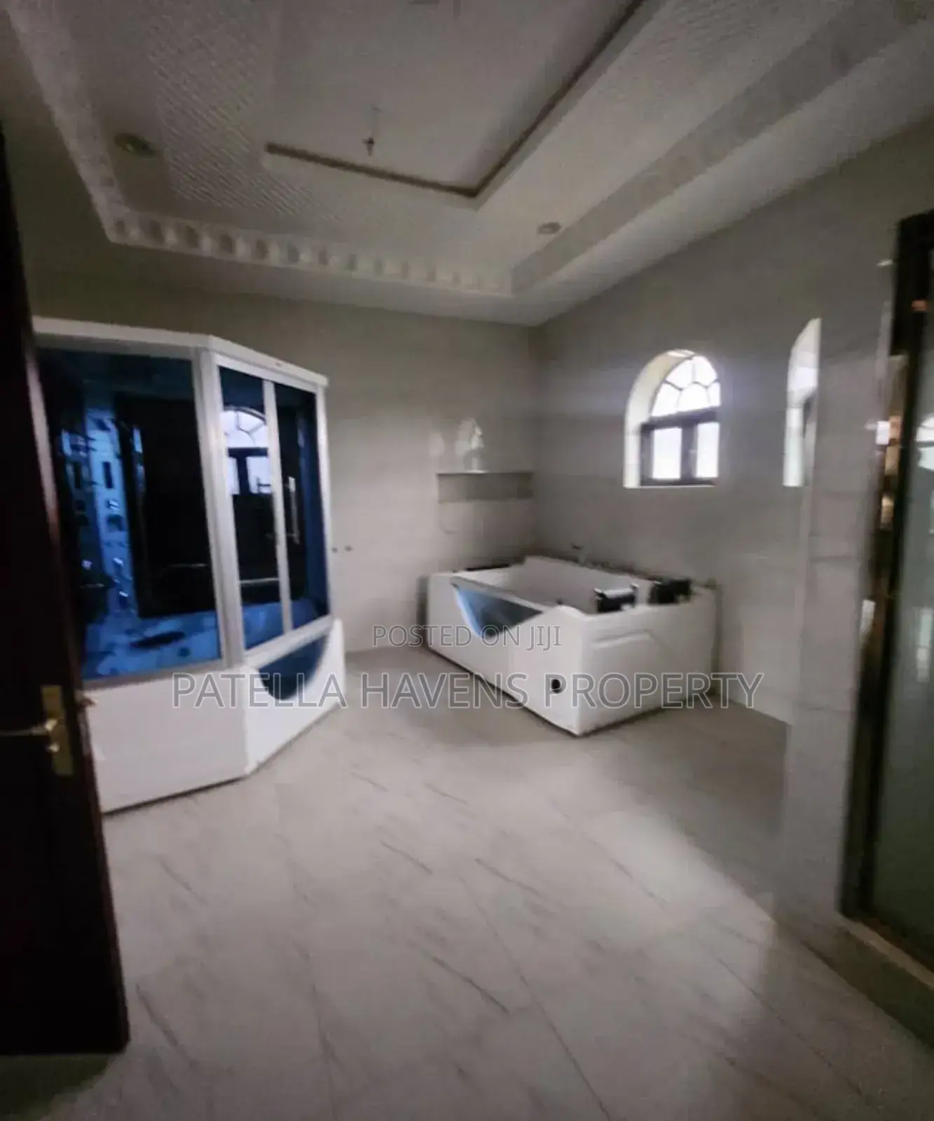 5bdrm Mansion in Guzape District for sale in Guzape District