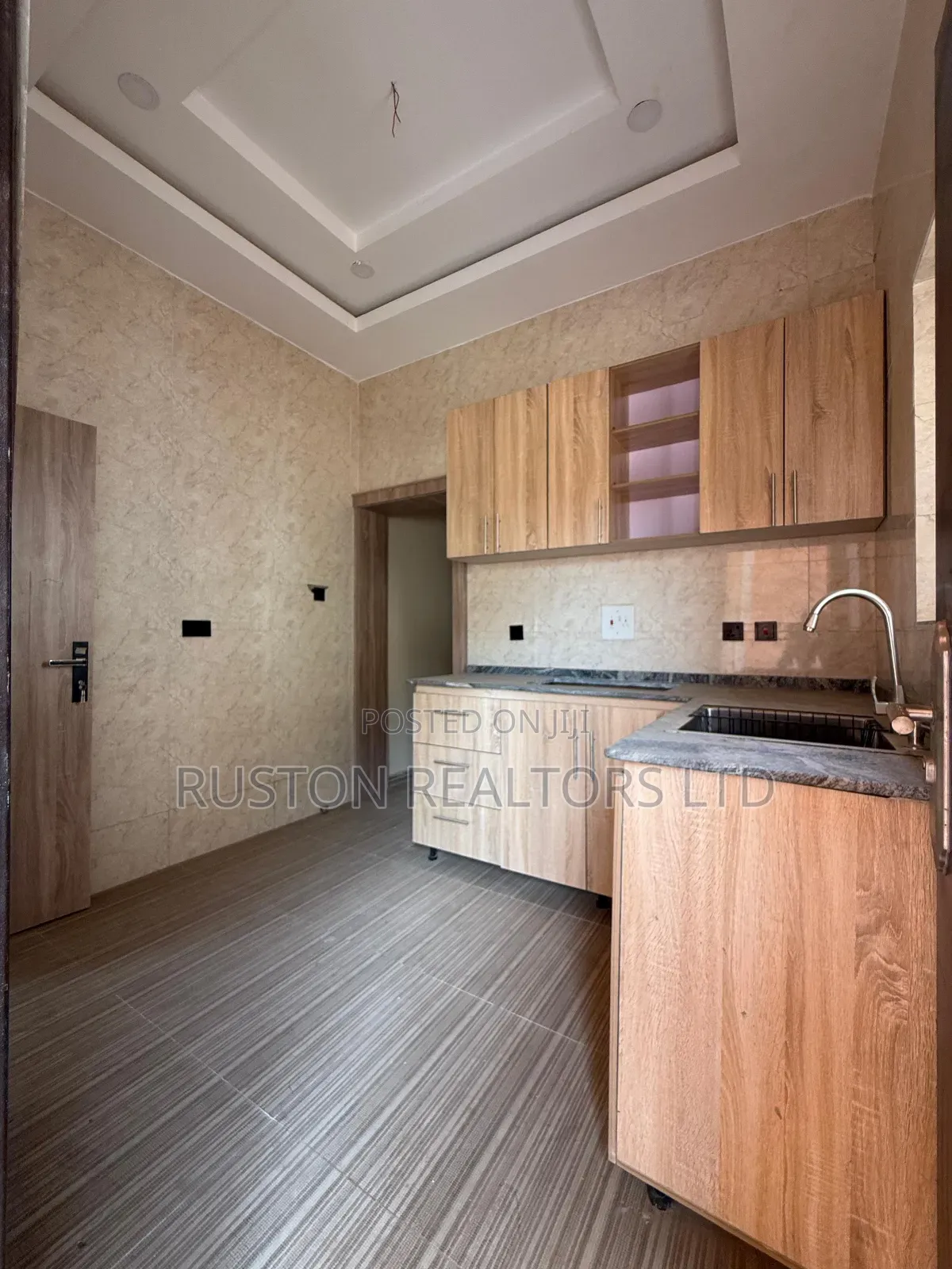 4bdrm Bungalow in Airforce Estate, Ibadan for sale in Ibadan