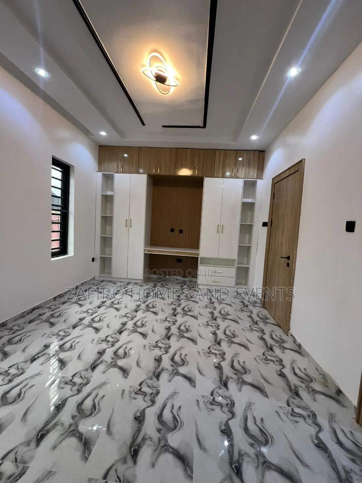 4bdrm Duplex in Purple Gate Estate, for sale in Ibadan