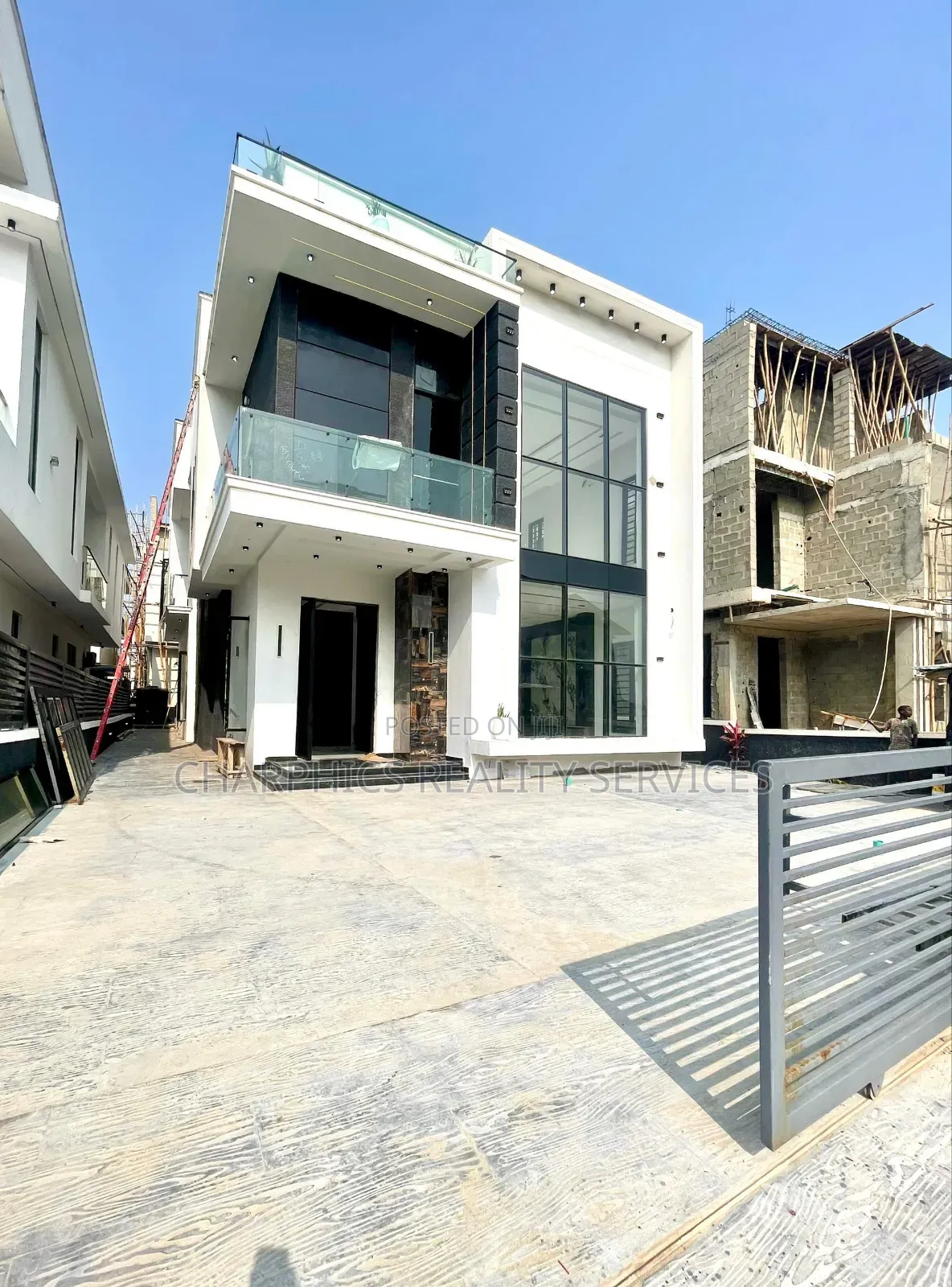 5bdrm Duplex in Lekki for sale in Lekki