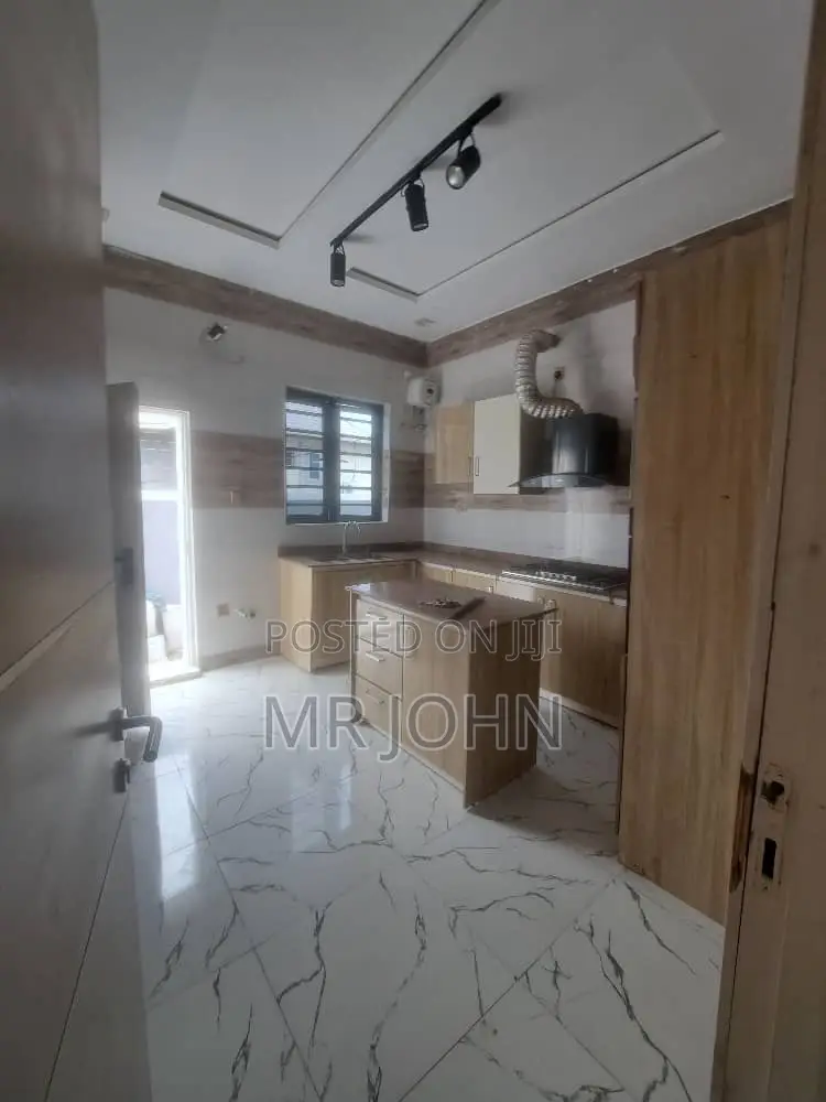 4bdrm House in Besides Blenco, Sangotedo for rent in Sangotedo