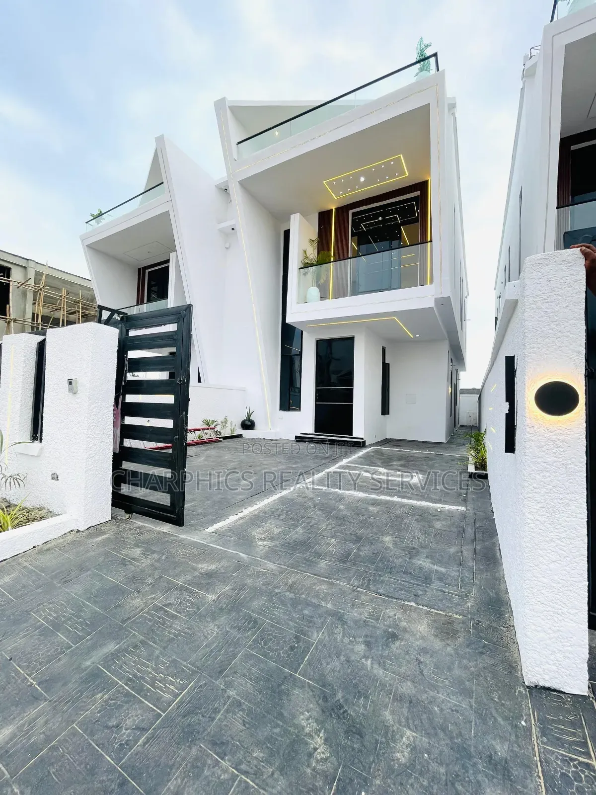 4bdrm Duplex in Lekki for sale in Lekki