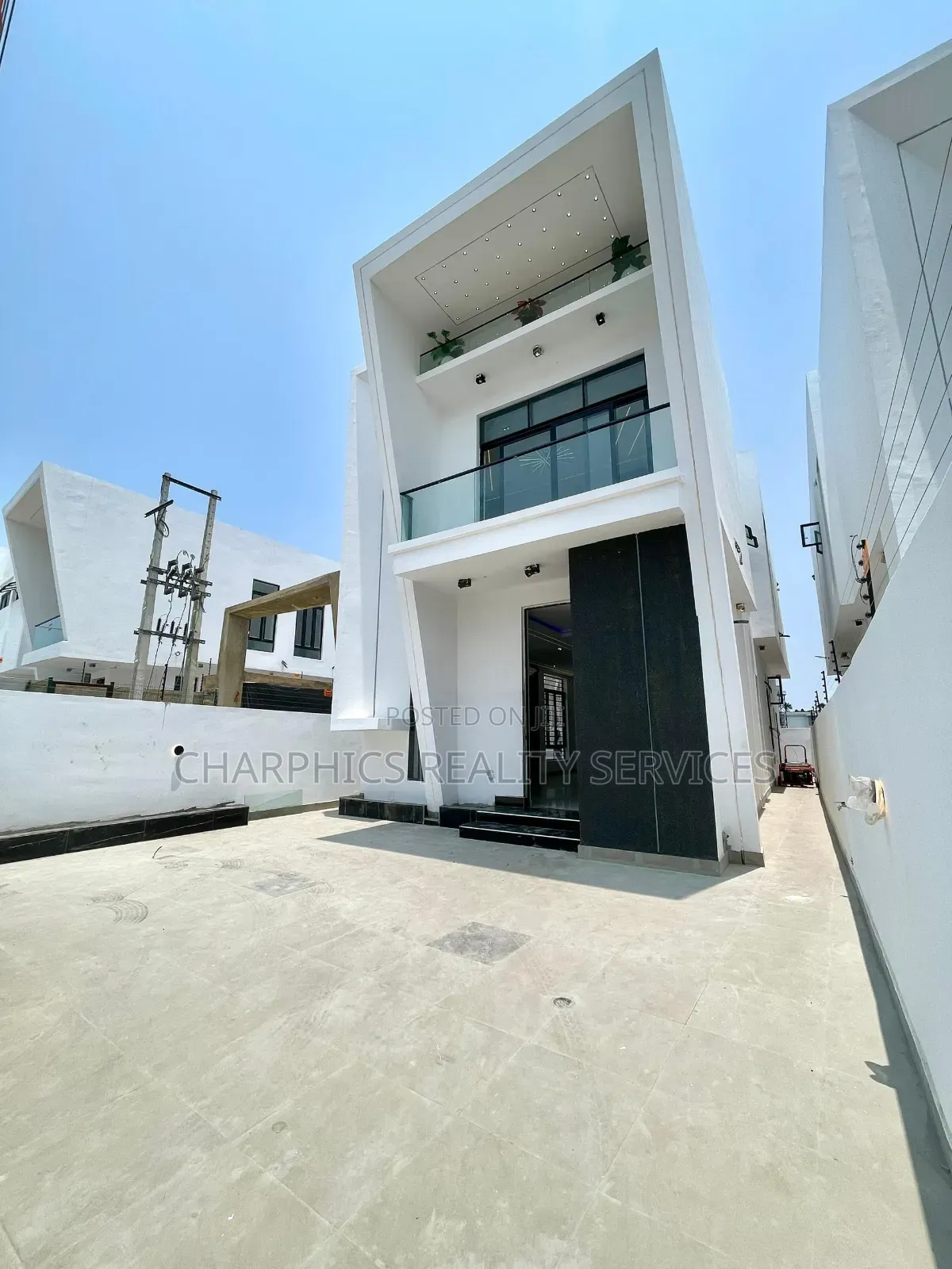 4bdrm Duplex in Lekki for sale in Lekki