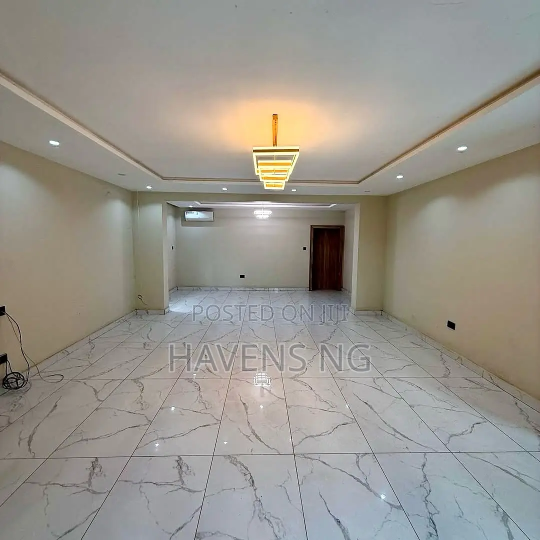 5bdrm Duplex in Wuye for sale in Wuye