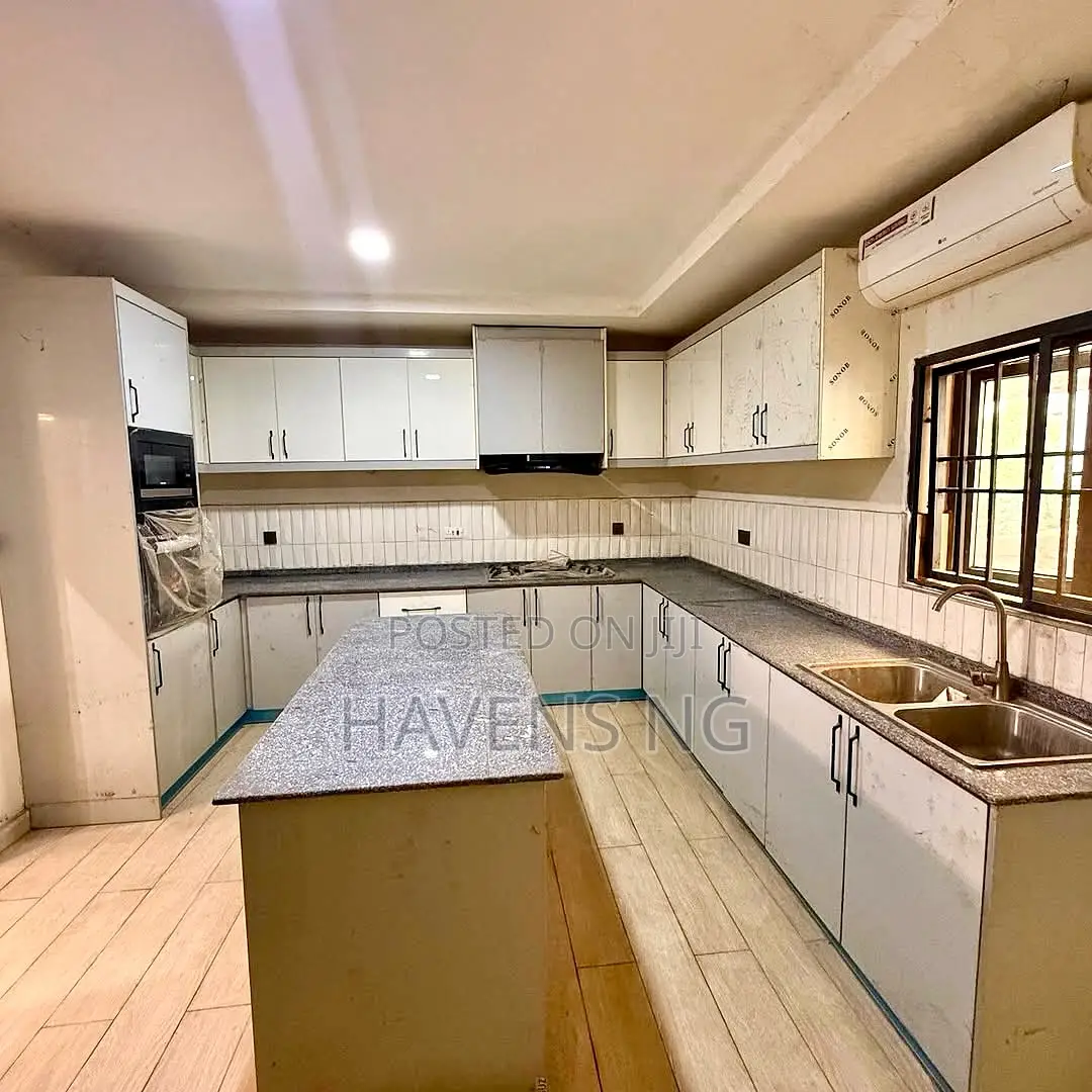 5bdrm Duplex in Wuye for sale in Wuye