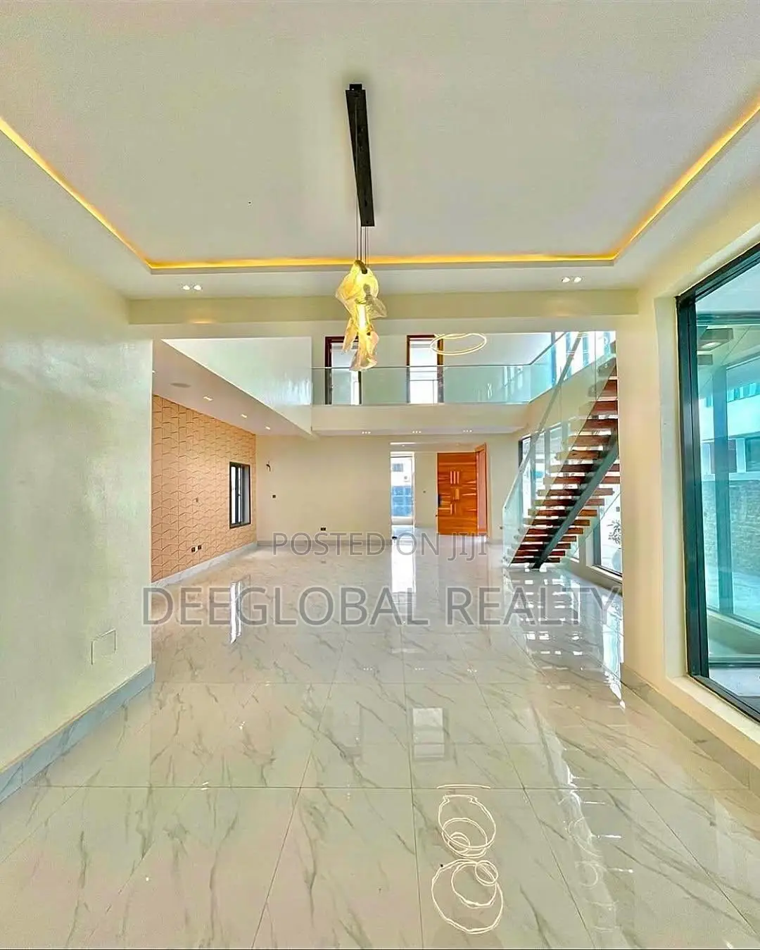5bdrm Duplex in Lekki Phase 1 for sale in Lekki Phase 1