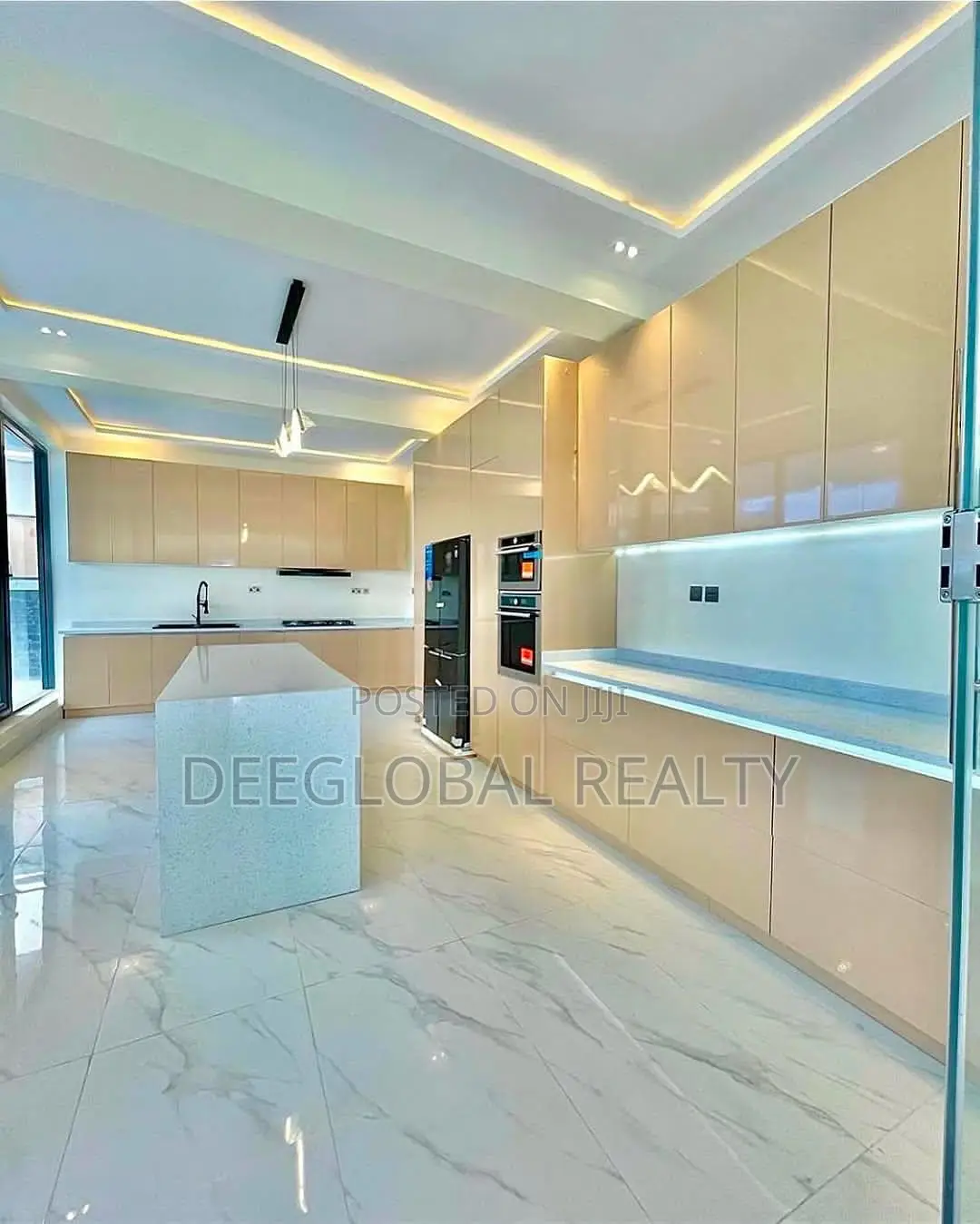 5bdrm Duplex in Lekki Phase 1 for sale in Lekki Phase 1