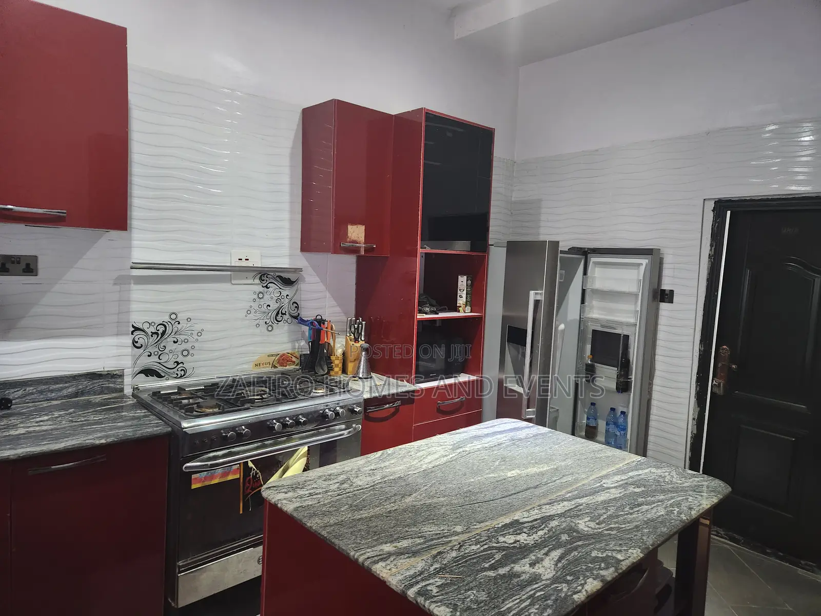 6bdrm Duplex in Arapaja Estate for sale in Oluyole Estate