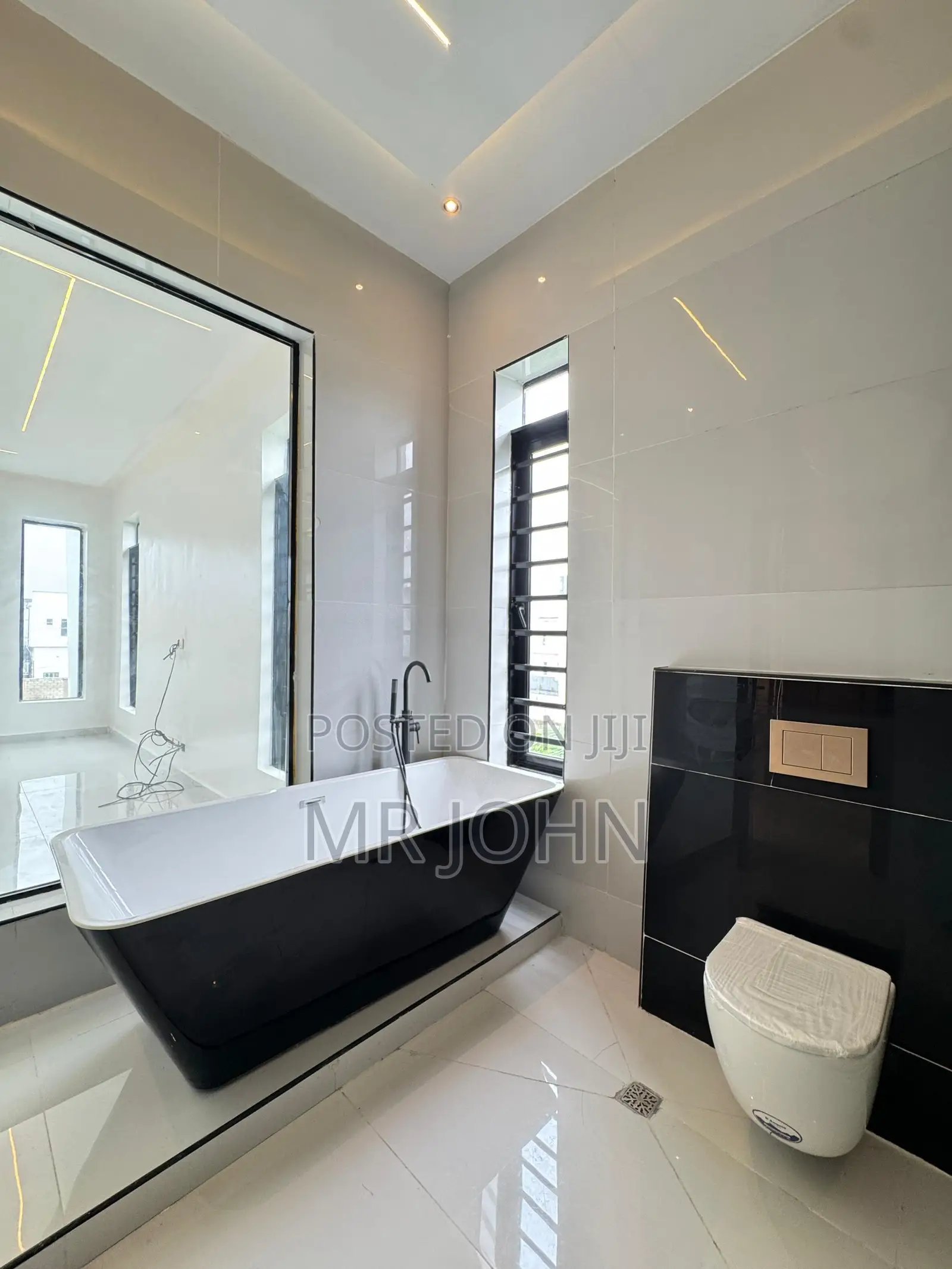 4bdrm Mansion in Orchid, Chevron for sale in Chevron