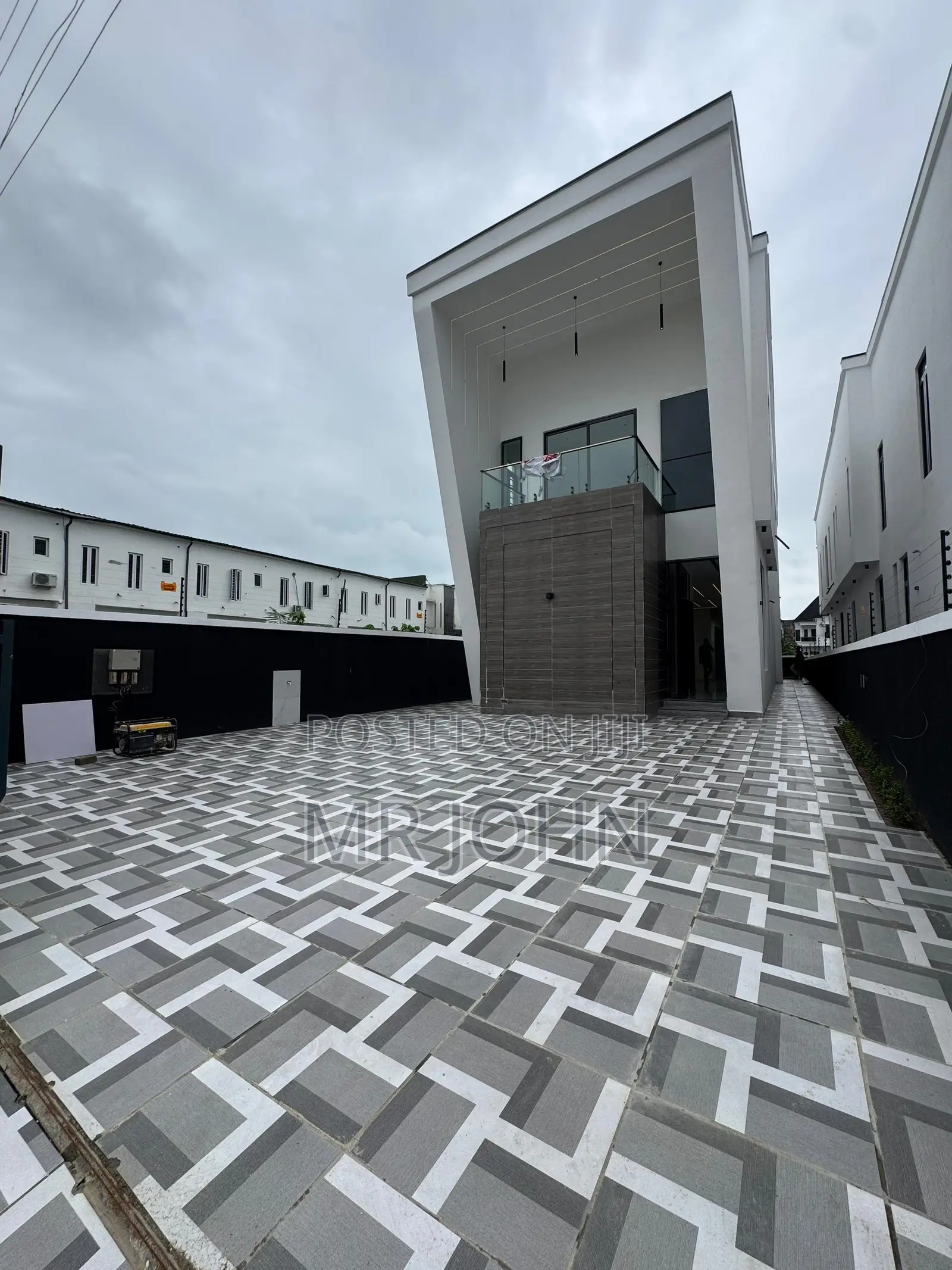 4bdrm Mansion in Orchid, Chevron for sale in Chevron
