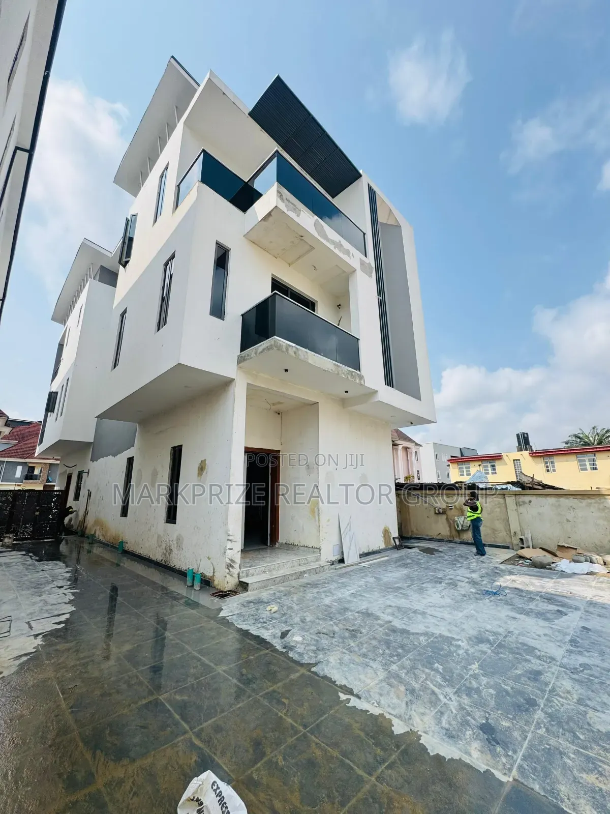 5bdrm Duplex in Ikeja Gra for sale in Ikeja GRA
