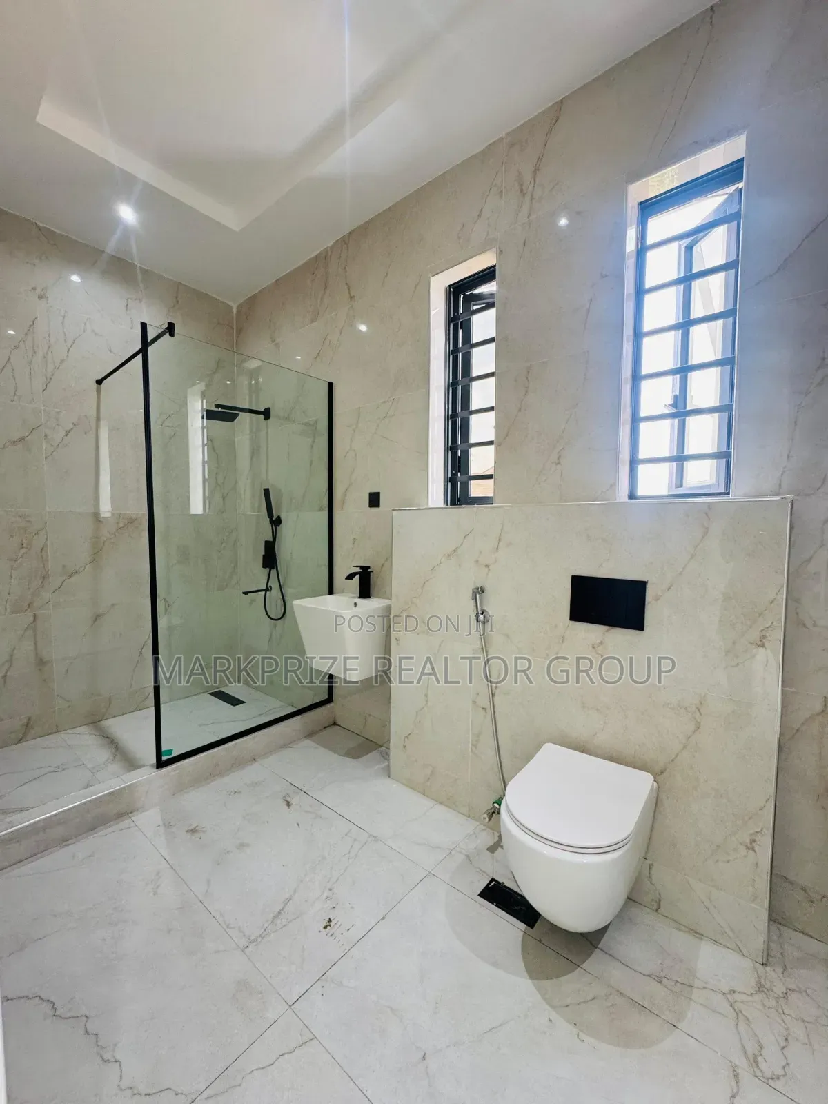 5bdrm Duplex in Ikeja Gra for sale in Ikeja GRA