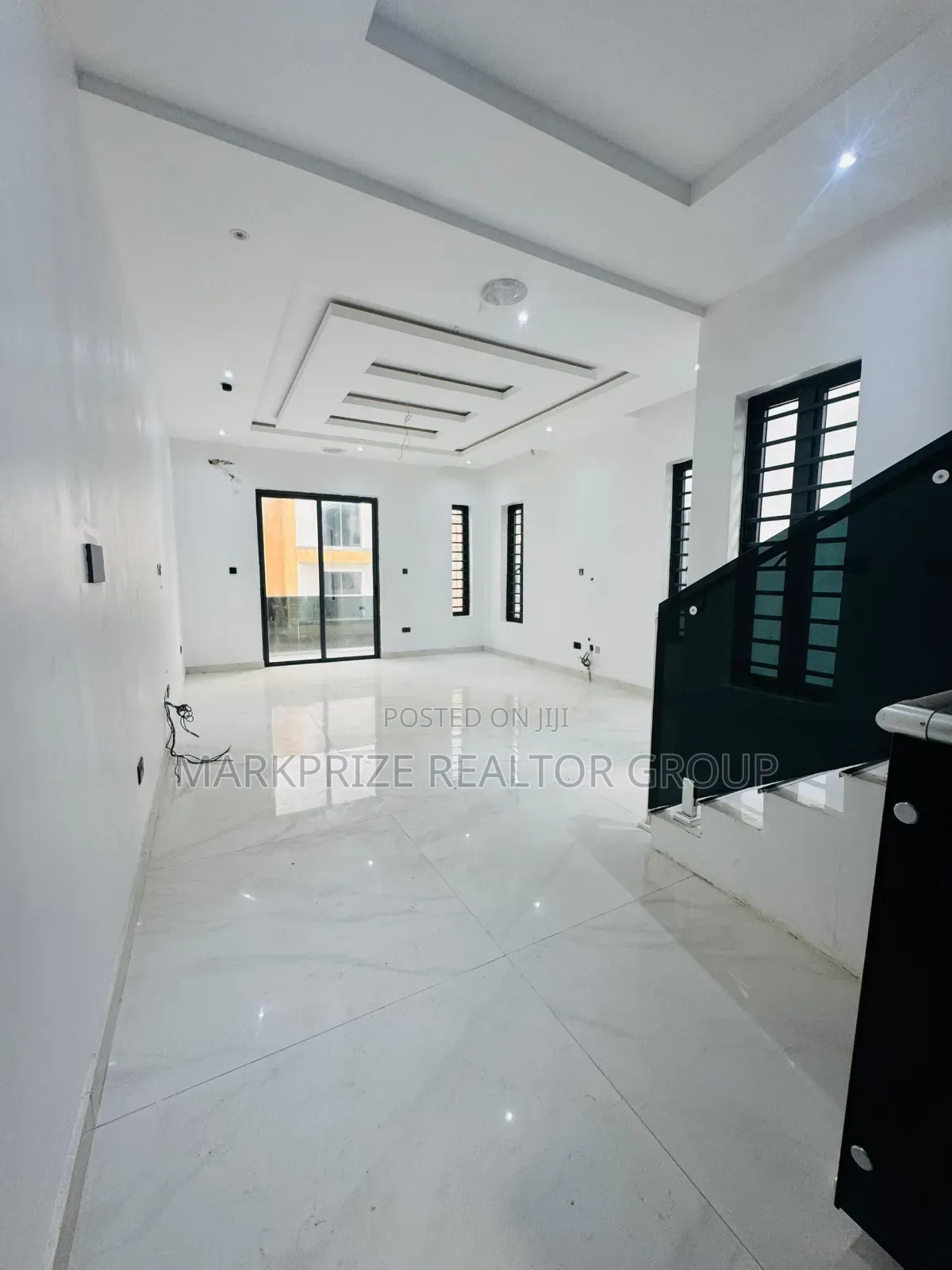 5bdrm Duplex in Ikeja Gra for sale in Ikeja GRA