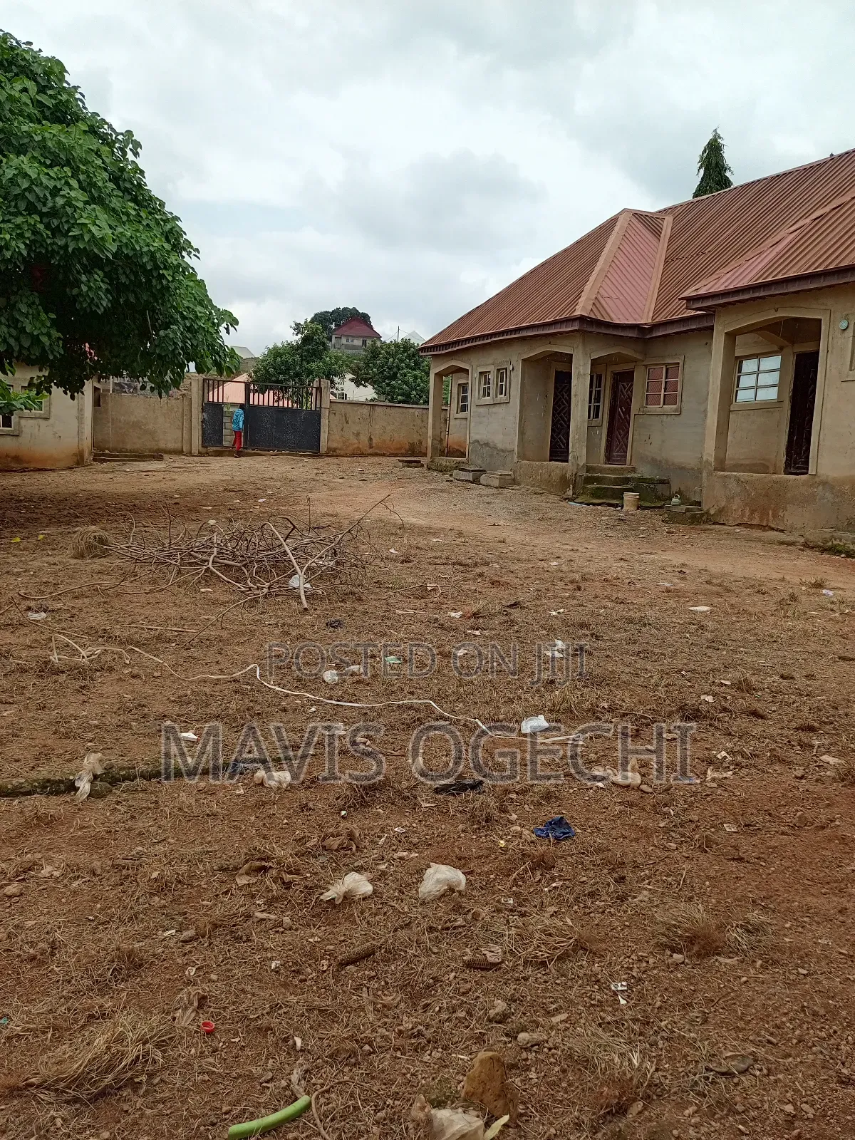 7bdrm Block of Flats in Karu for sale in Karu
