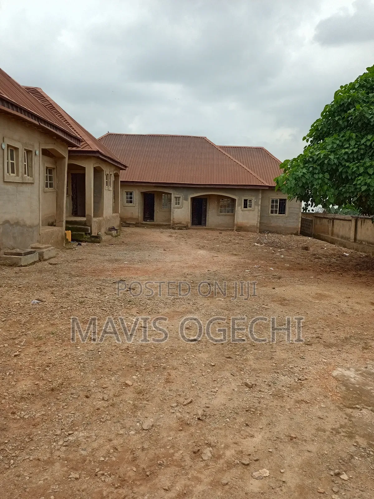 7bdrm Block of Flats in Karu for sale in Karu
