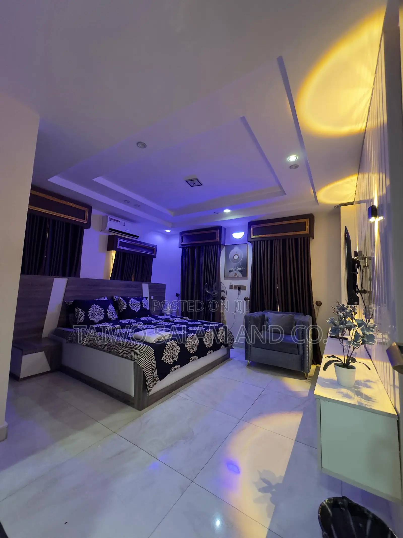 5bdrm Duplex in Ologuneru for sale in Ologuneru