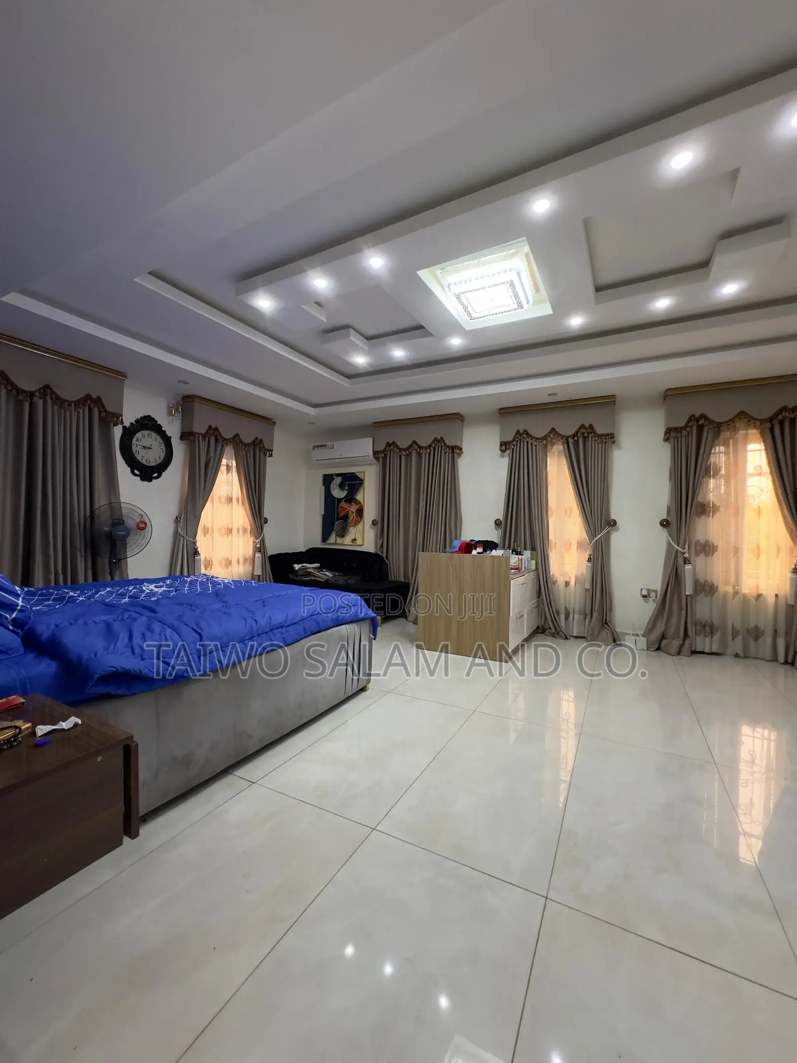 5bdrm Duplex in Ologuneru for sale in Ologuneru