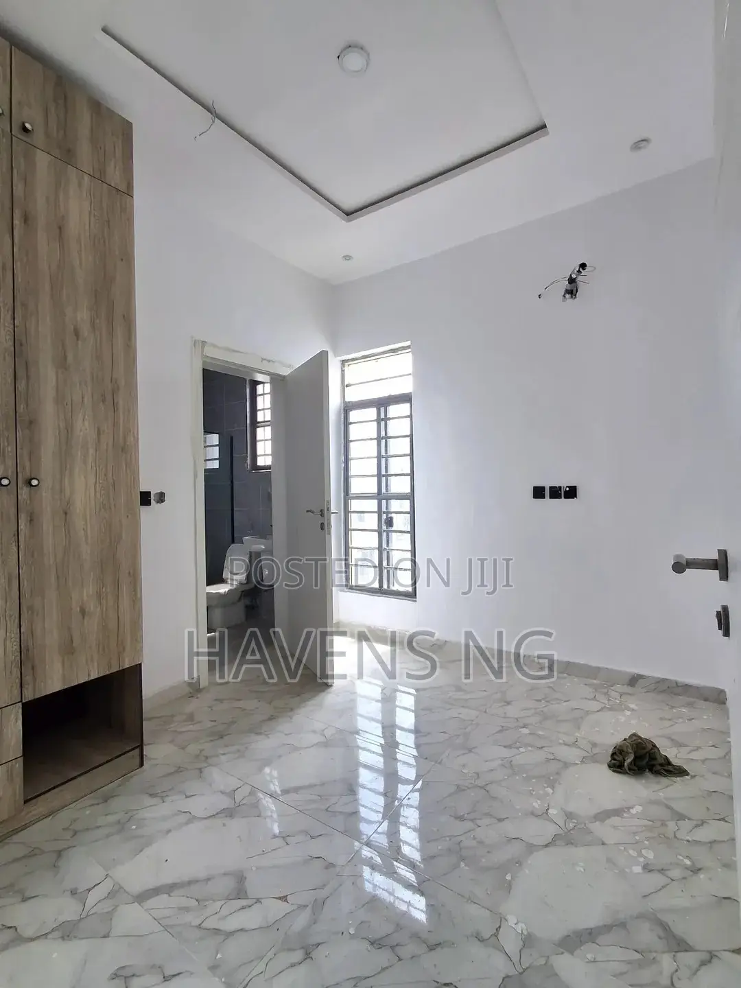 4bdrm Duplex in Ikota for sale in Ikota