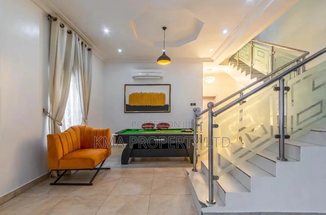 Luxurious 4 Bedroom Self Compound With Snooker in Ikate