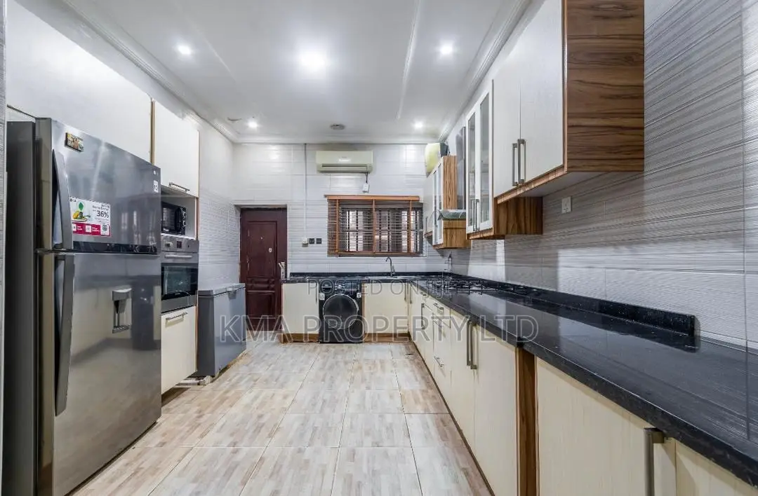 Luxurious 4 Bedroom Self Compound With Snooker in Ikate