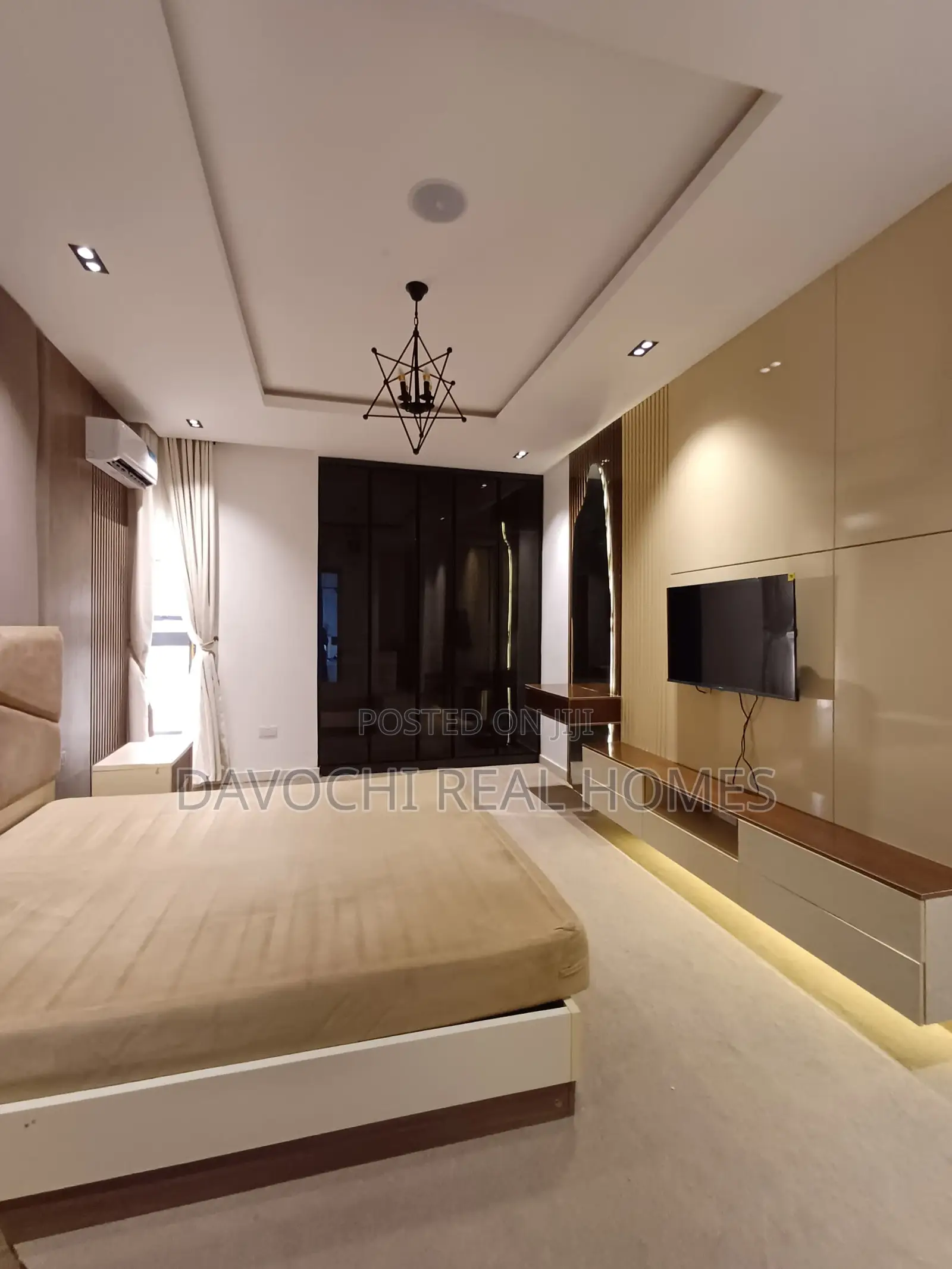 5bdrm Duplex in Chevron for rent in Chevron