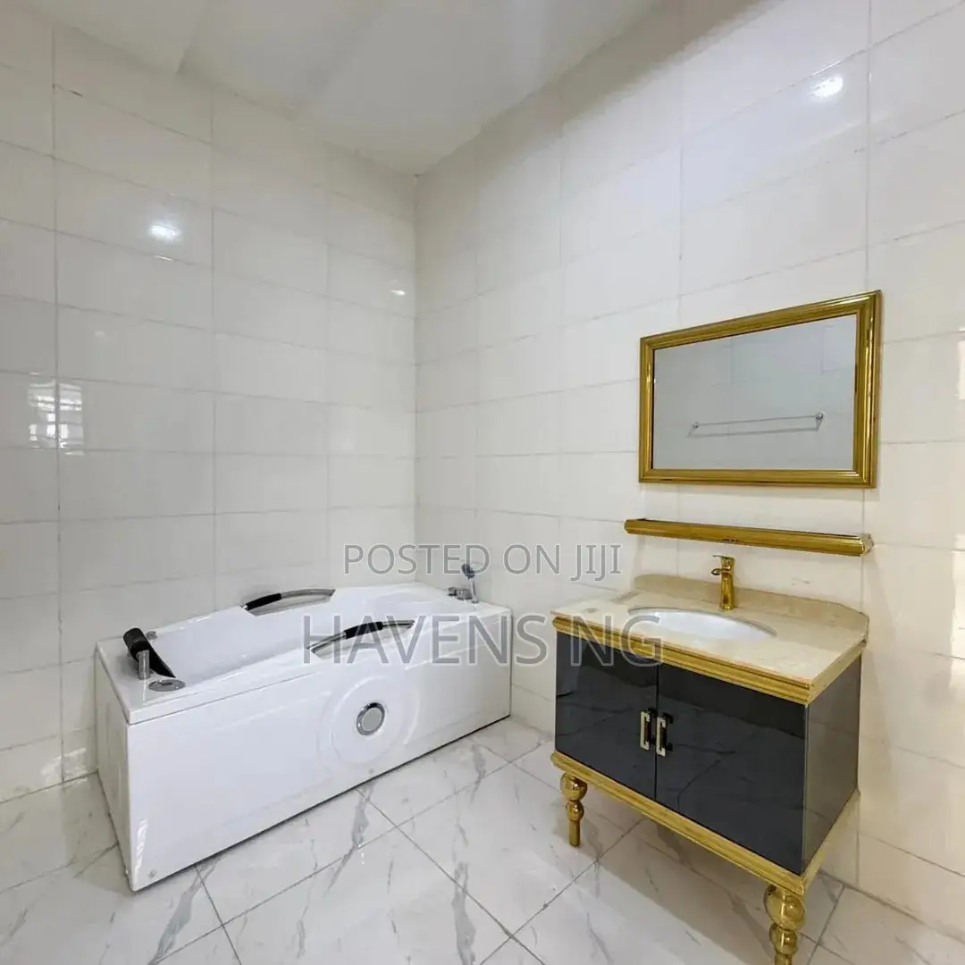 4bdrm Duplex in Ikota for sale in Ikota