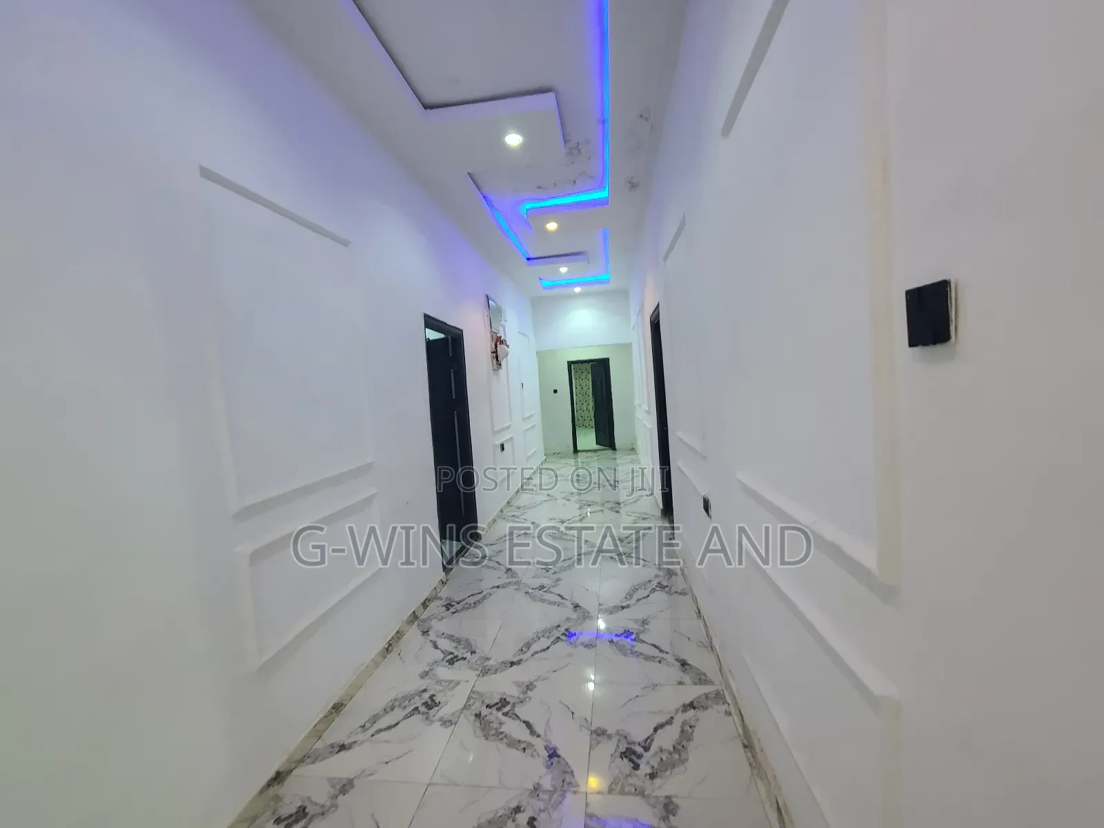 5bdrm Bungalow in Ekenwan Road Benin for sale in Benin City