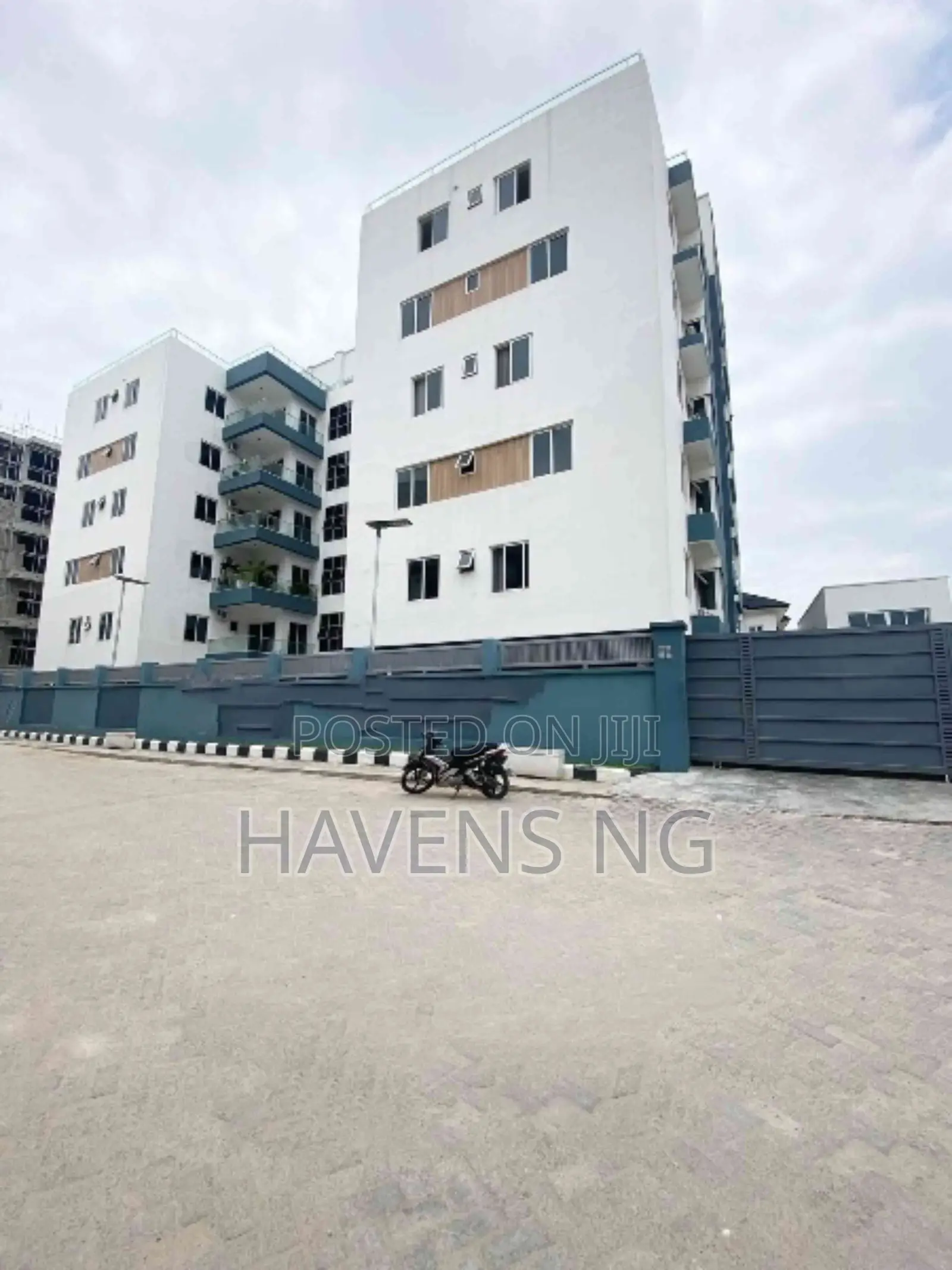 4bdrm Apartment in Ikate for sale in Ikate